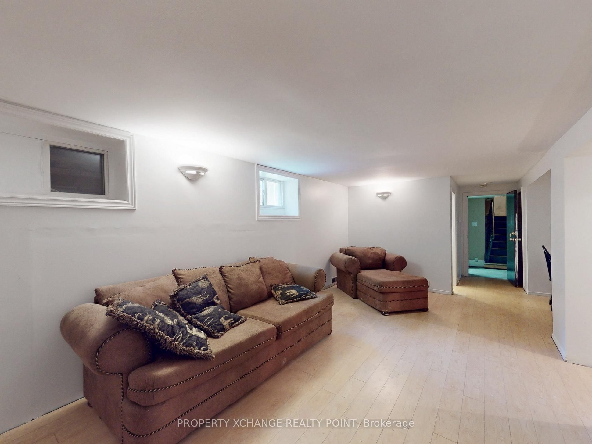 1408 King Street E Property Photo 31