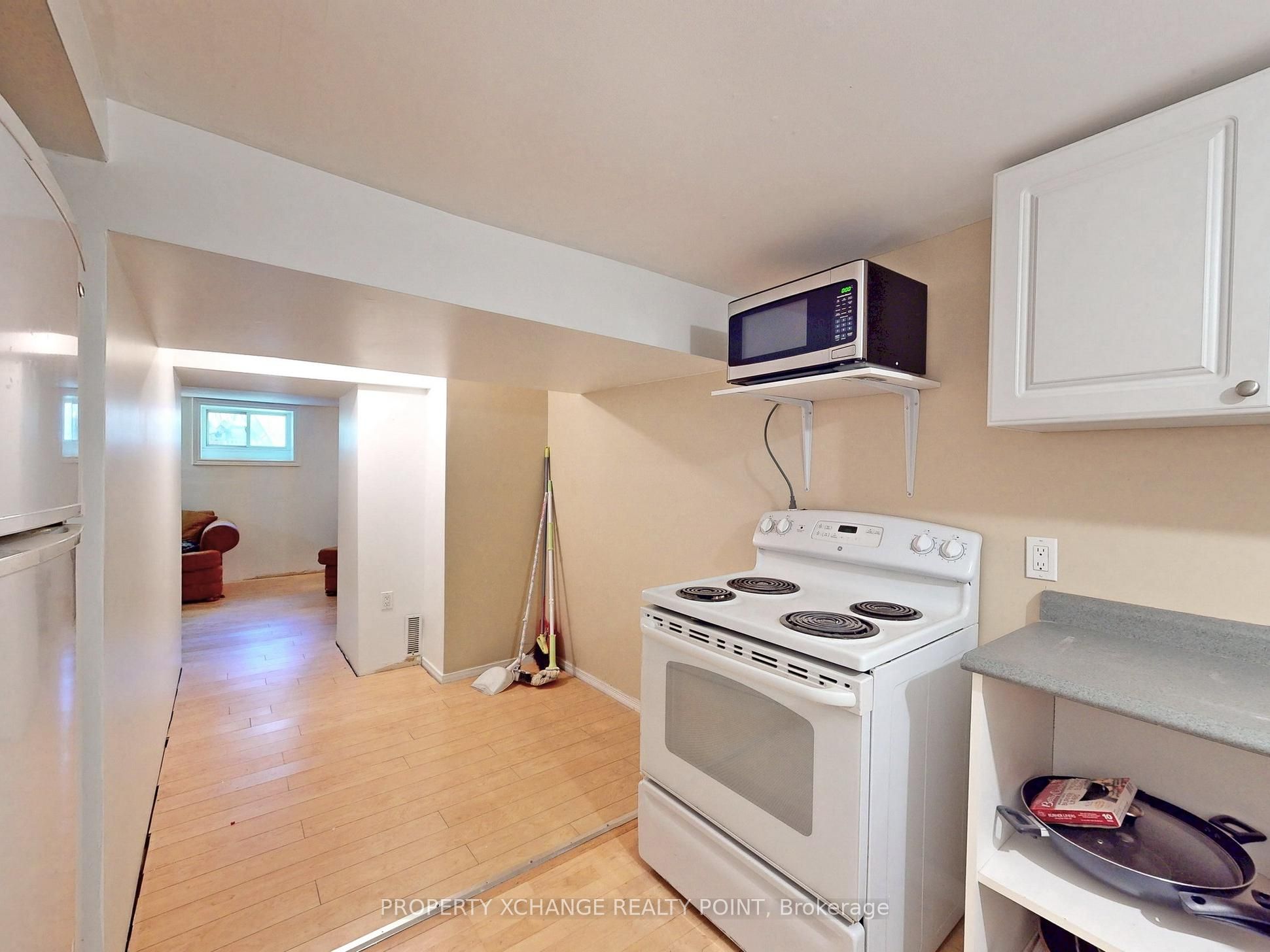 1408 King Street E Property Photo 34