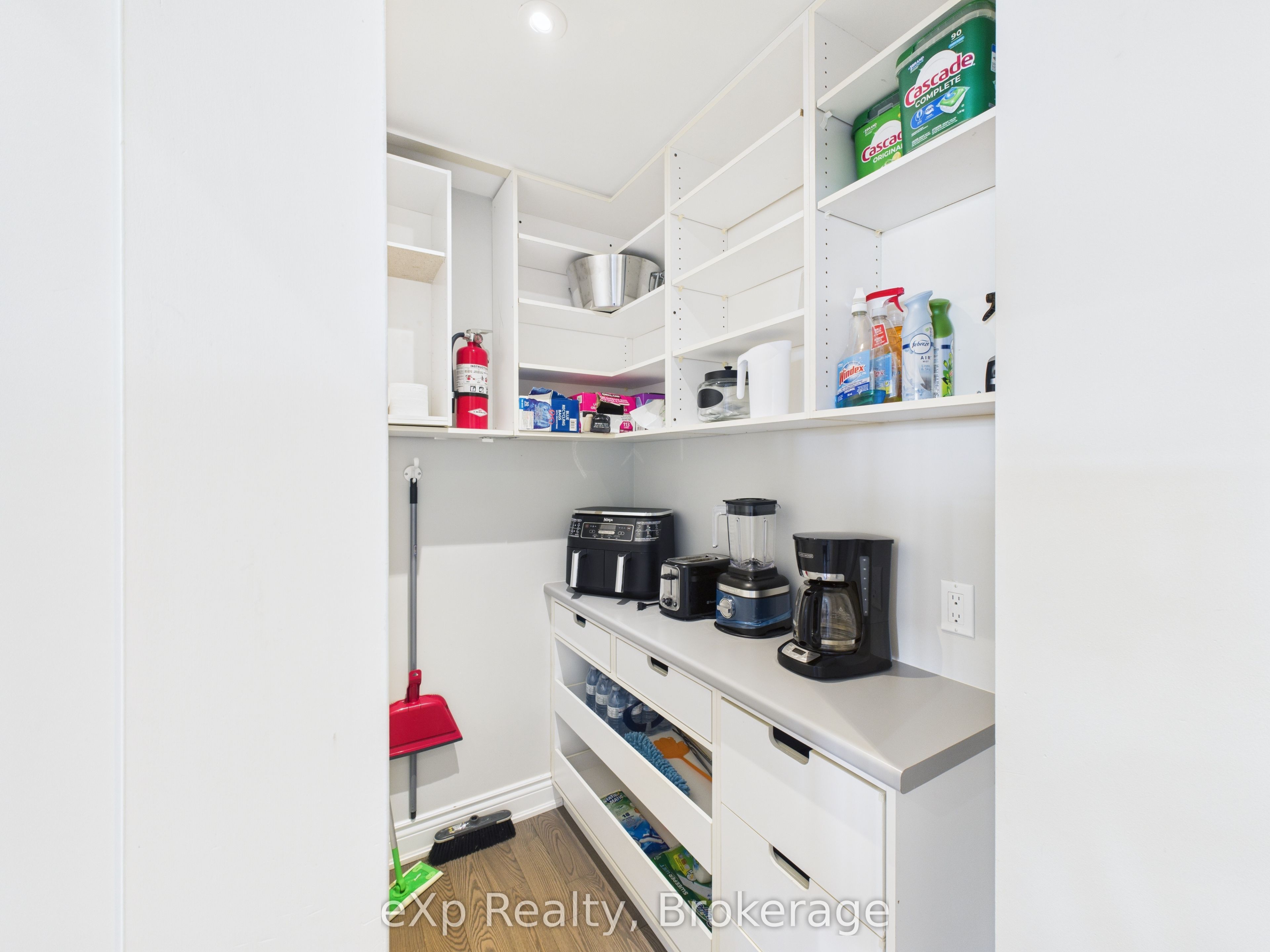 197 Balmy Beach Road Property Photo 6