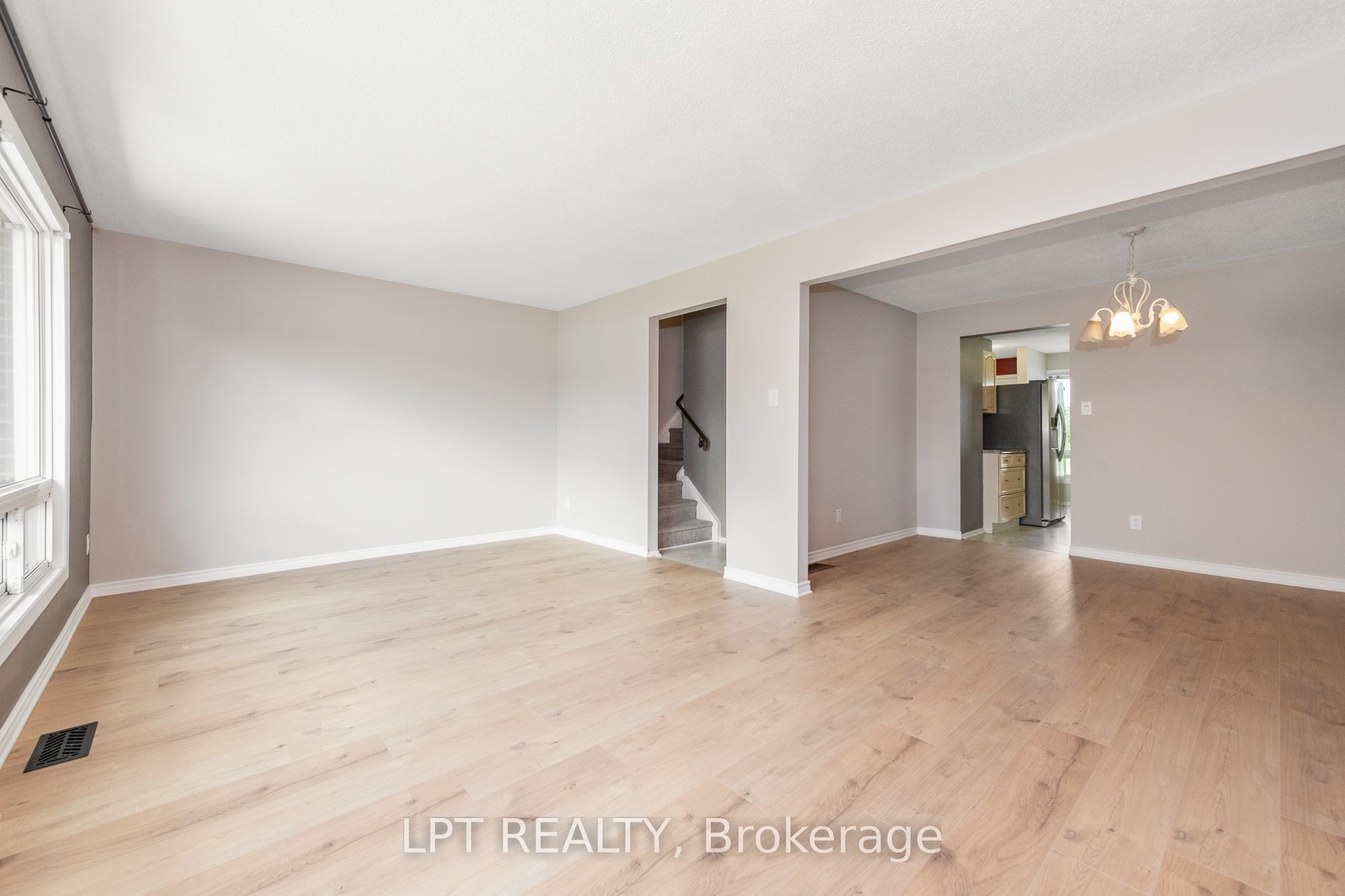 2286 Cotters Crescent Property Photo 11