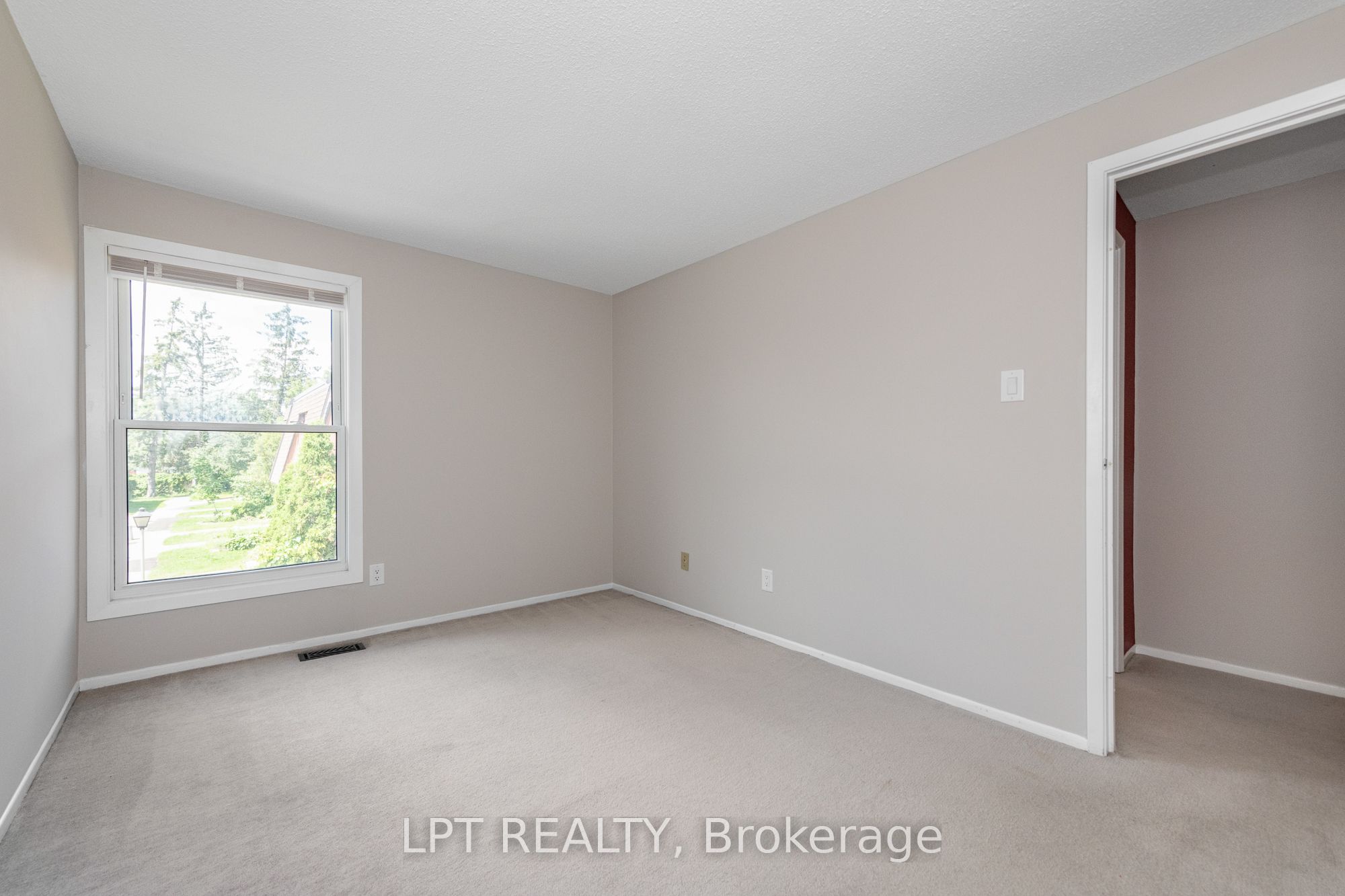 2286 Cotters Crescent Property Photo 19