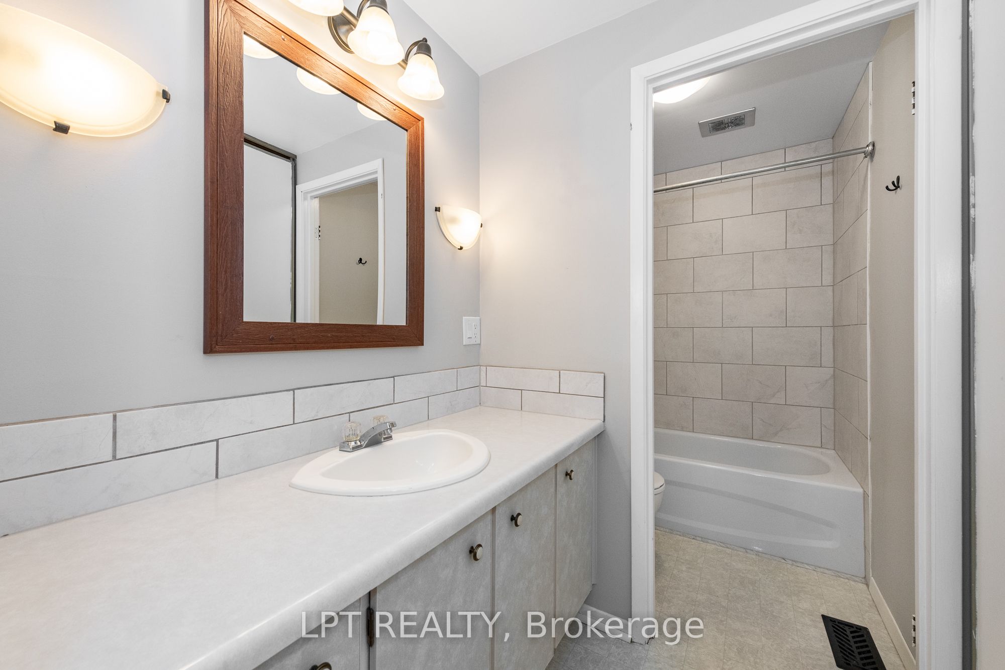 2286 Cotters Crescent Property Photo 21