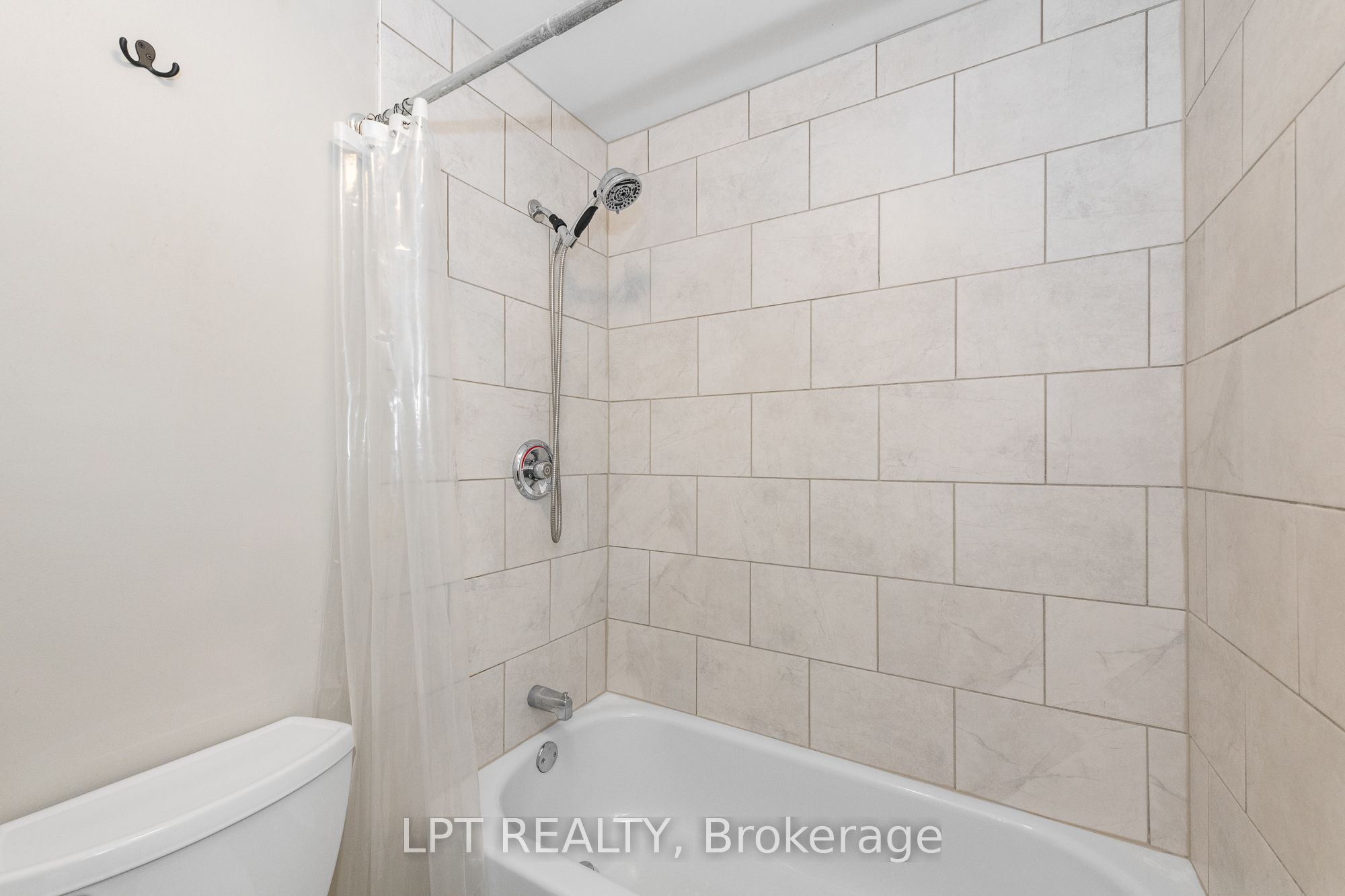 2286 Cotters Crescent Property Photo 22
