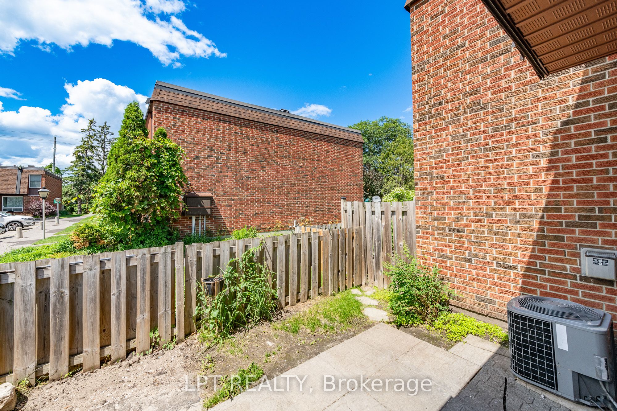 2286 Cotters Crescent Property Photo 26
