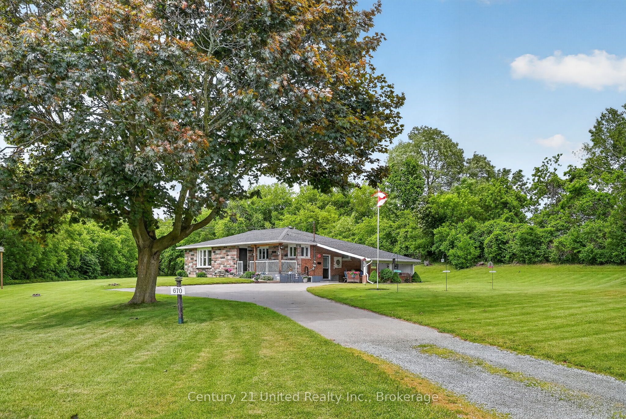 670 William Street Property Photo 9