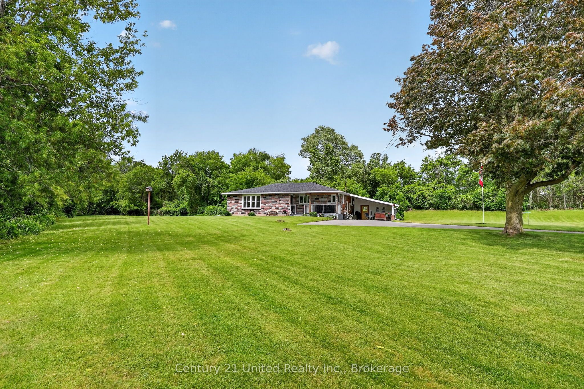 670 William Street Property Photo 10