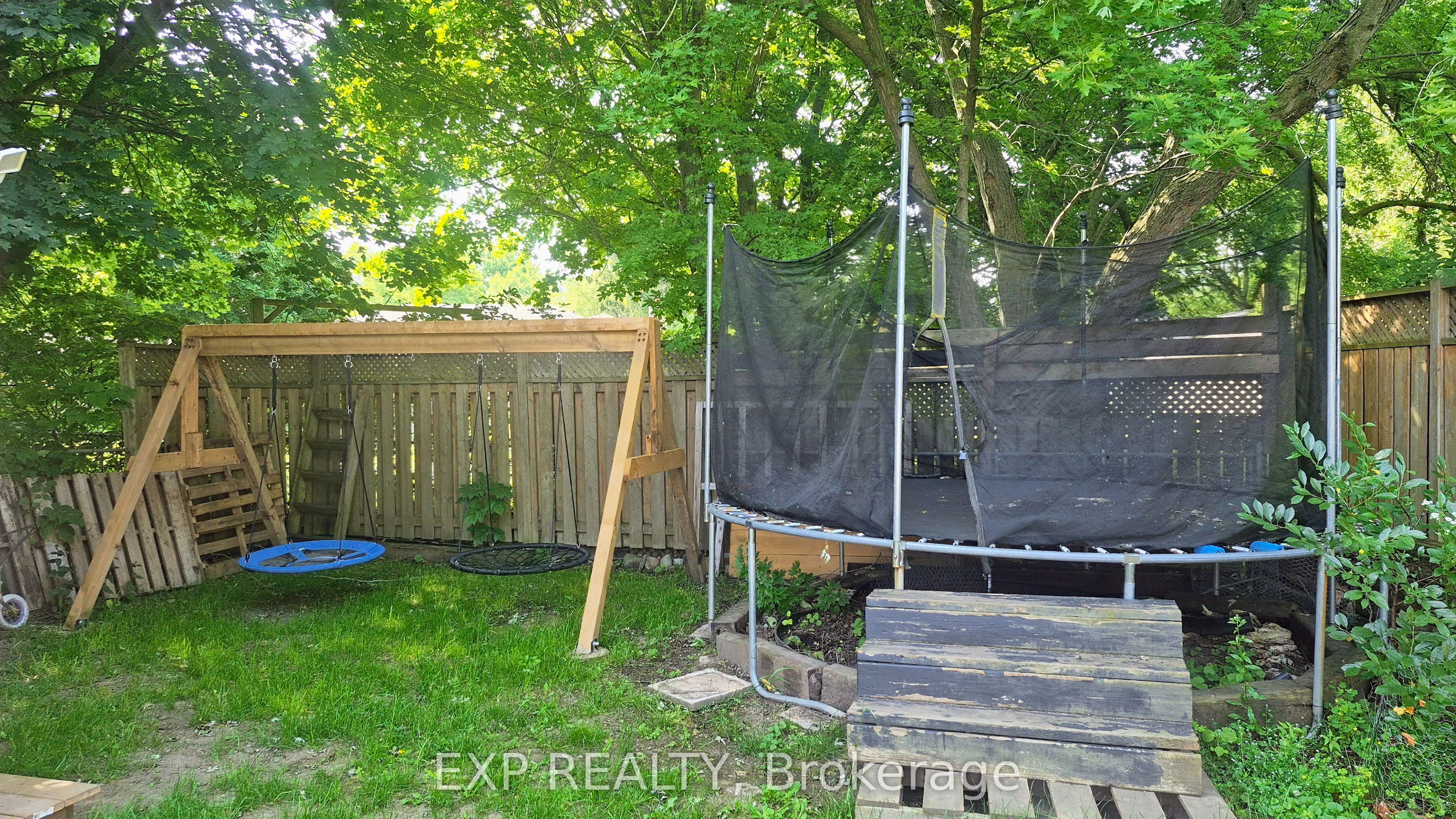 438 Magnolia Crescent Property Photo 29