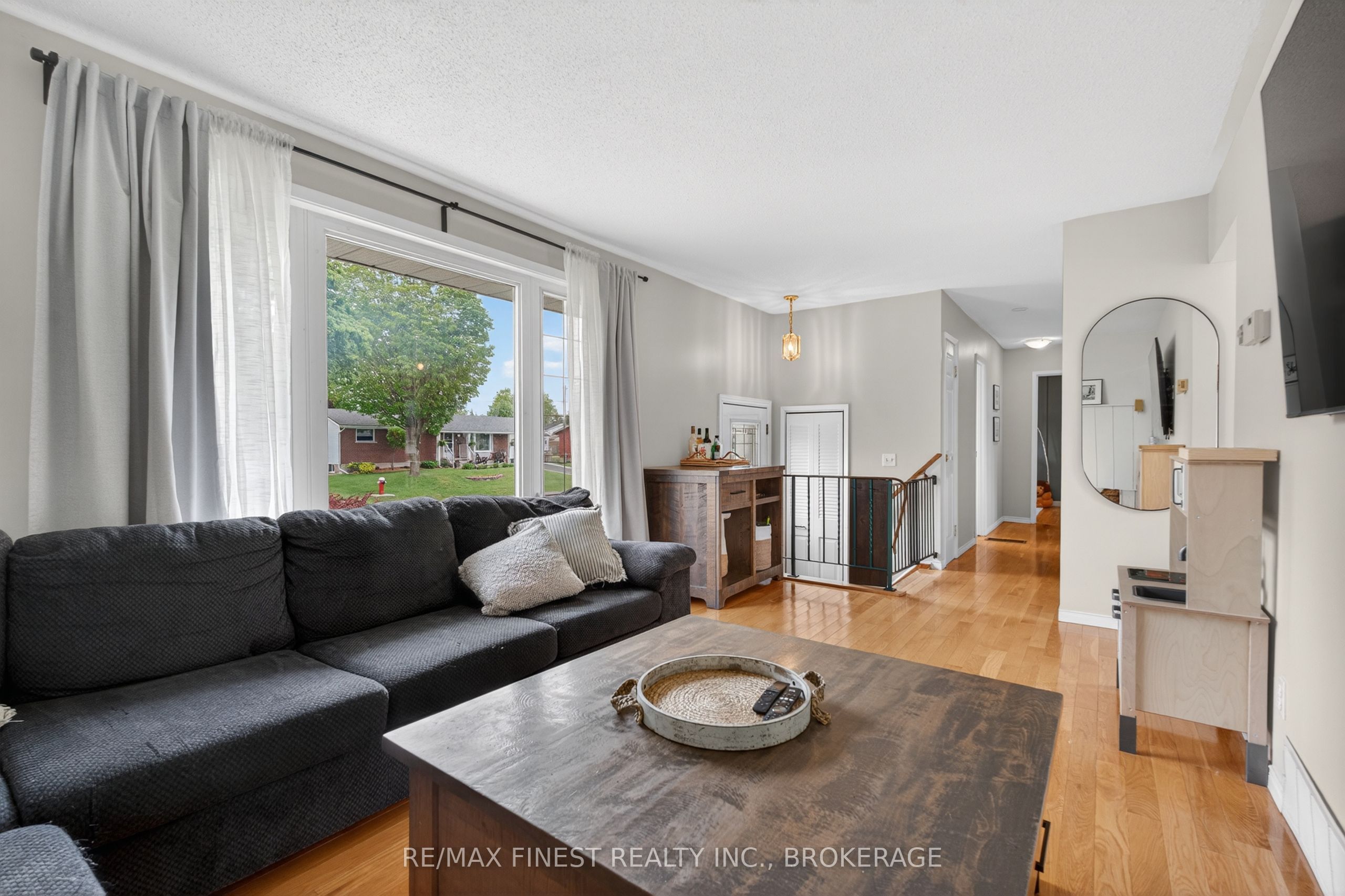 14 Chesterfield Drive Property Photo 8