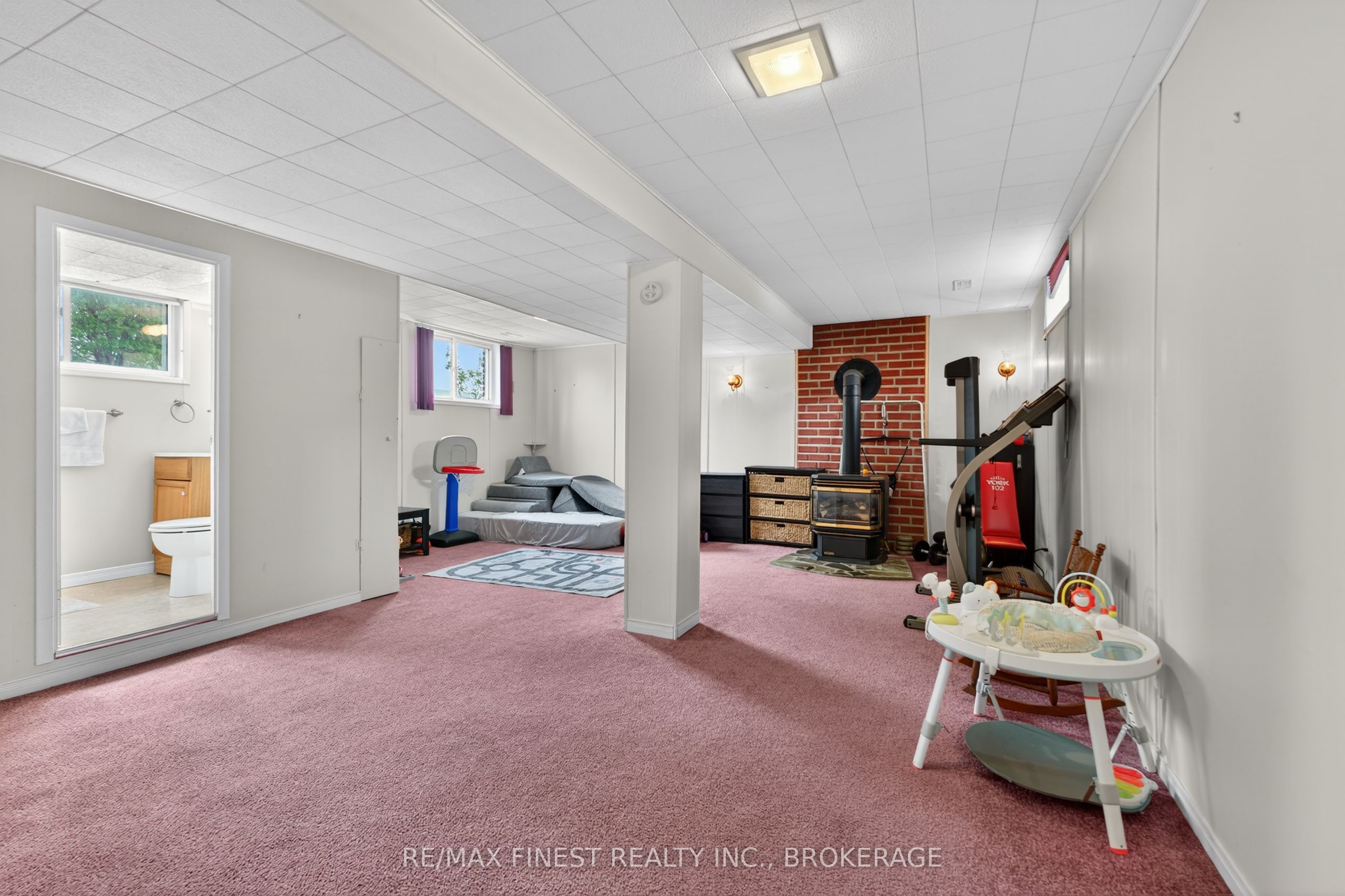 14 Chesterfield Drive Property Photo 23
