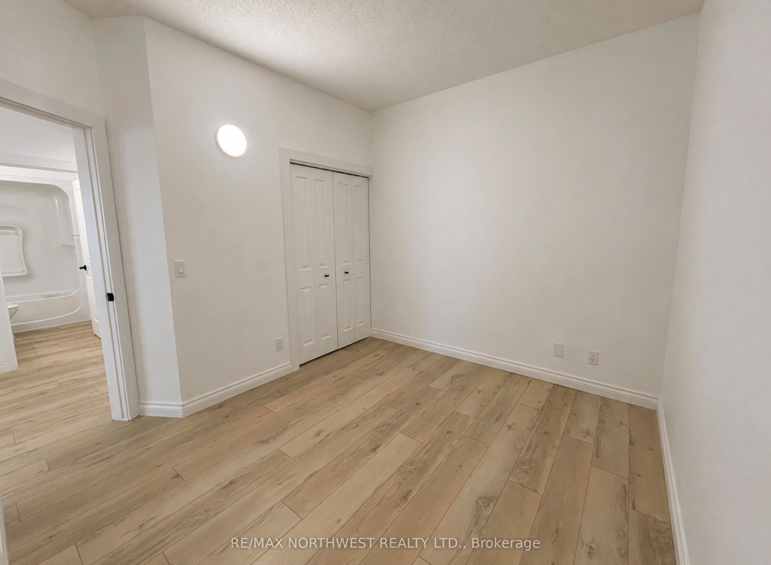 604 - 5 Bay Road Property Photo 8