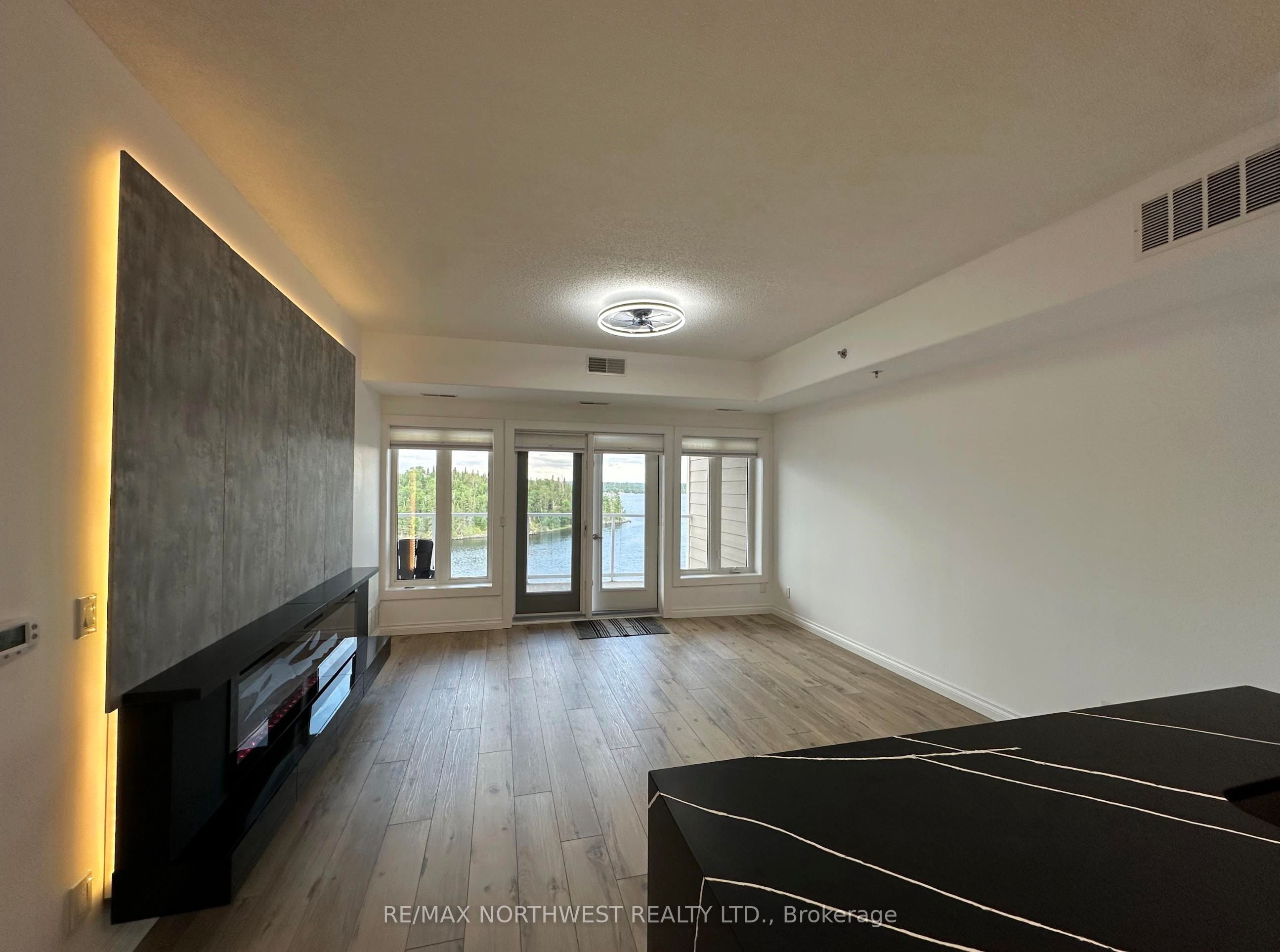 604 - 5 Bay Road Property Photo 11