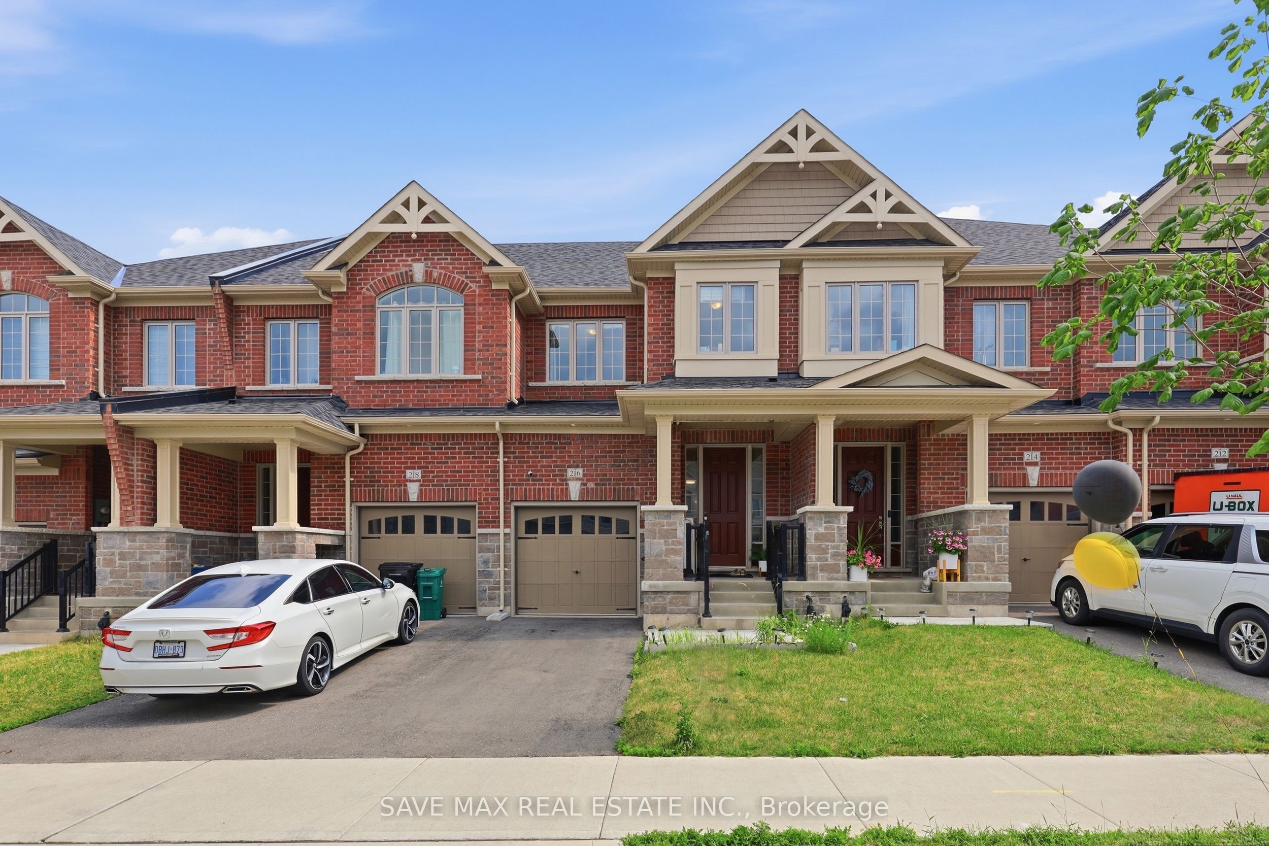 216 Broadacre Drive Property Photo 1