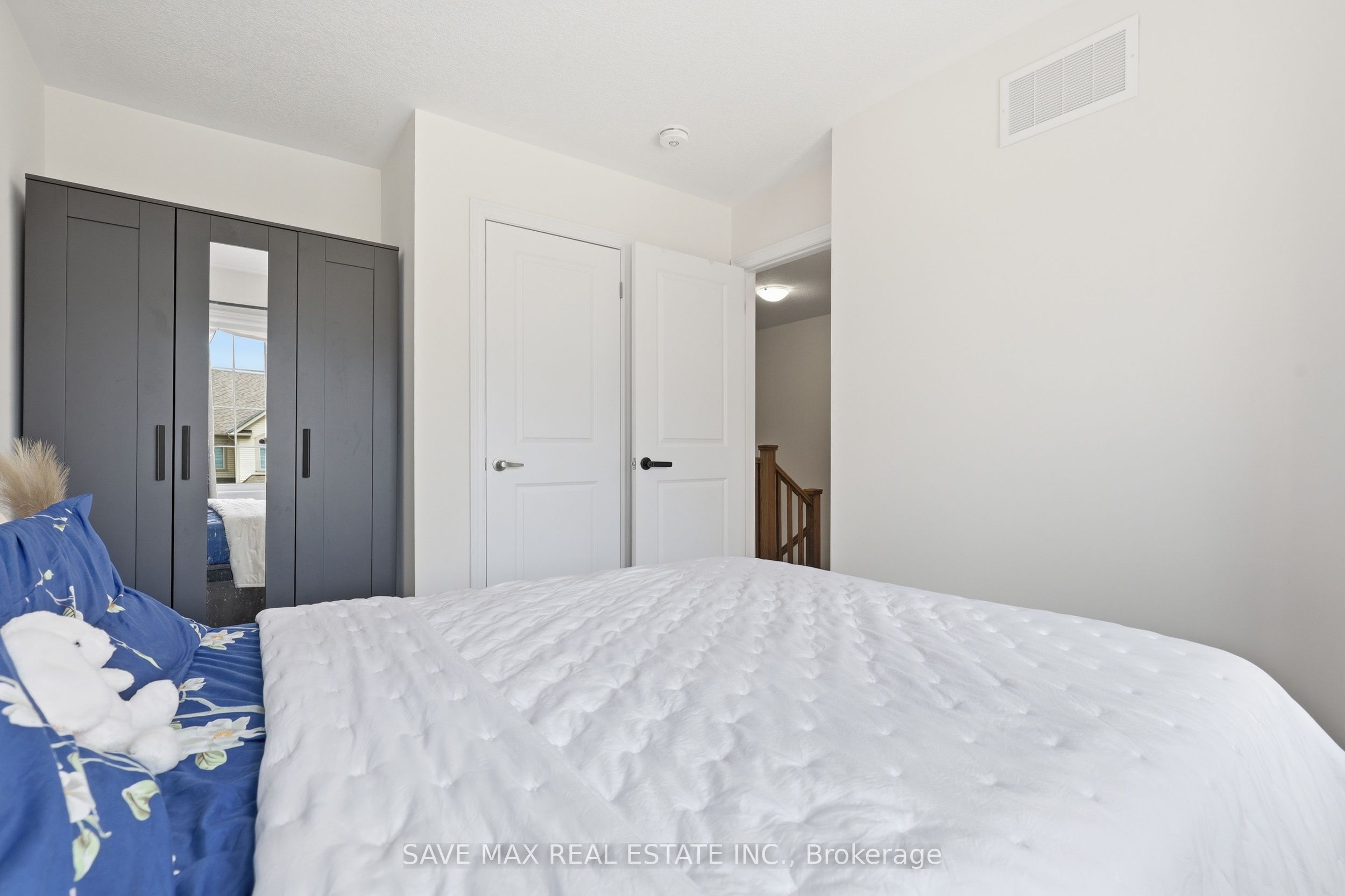 216 Broadacre Drive Property Photo 13