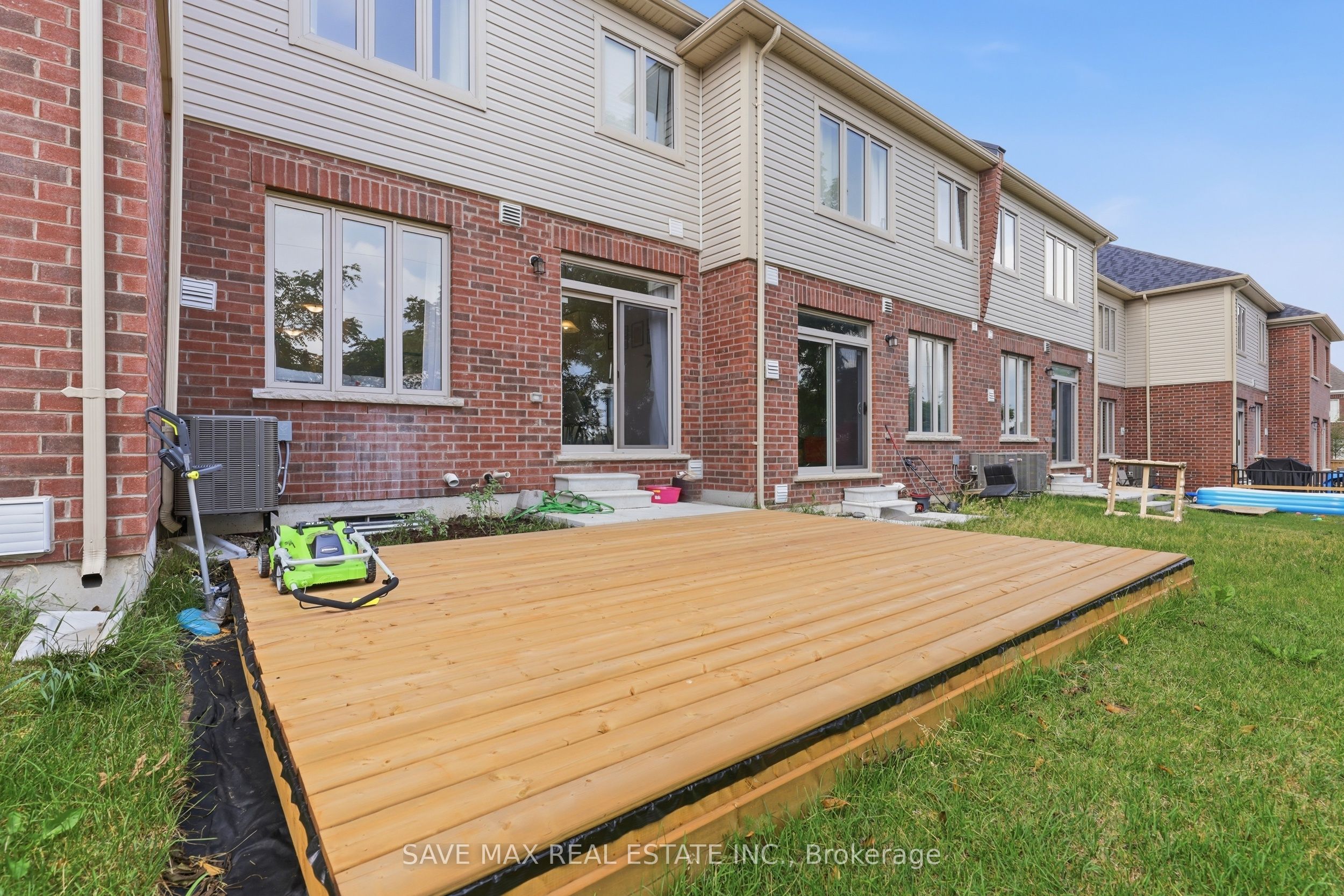 216 Broadacre Drive Property Photo 18
