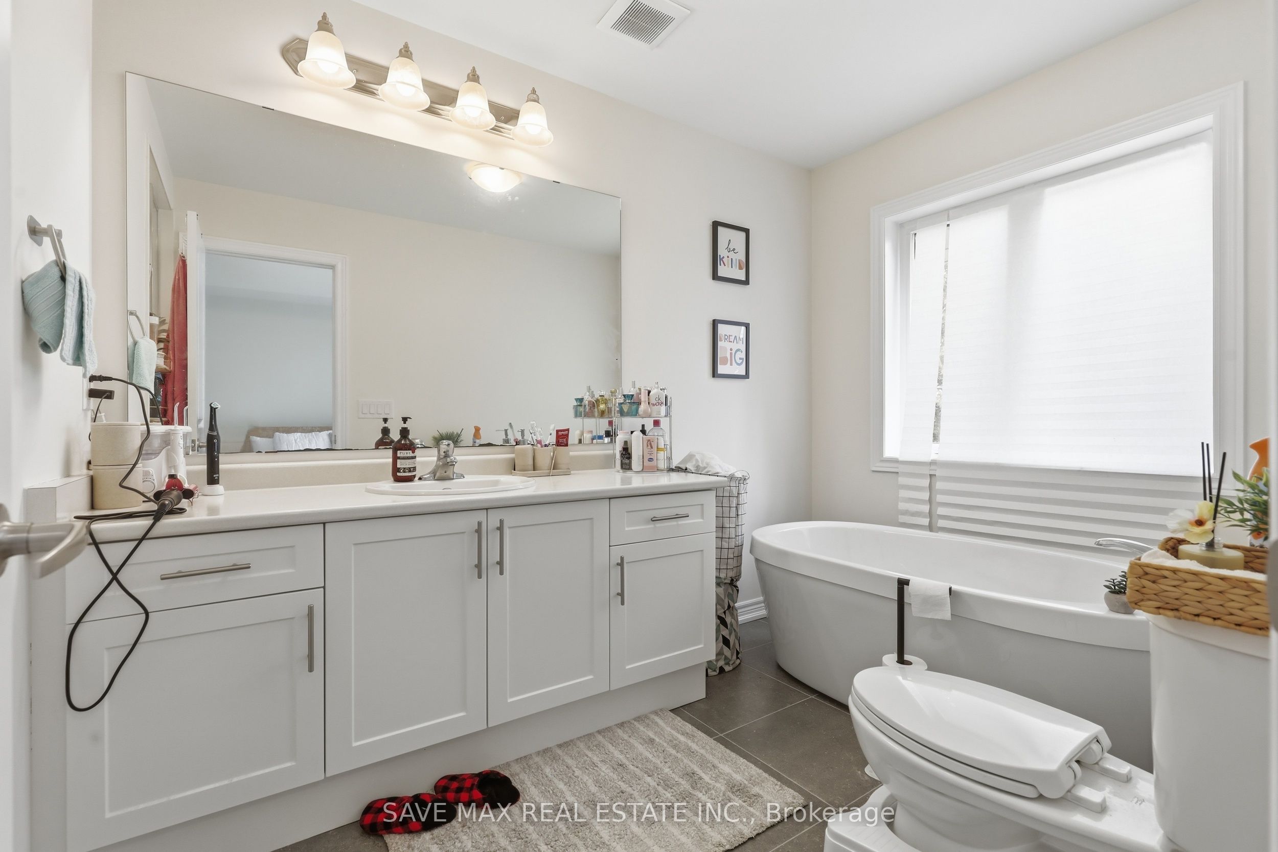 216 Broadacre Drive Property Photo 35