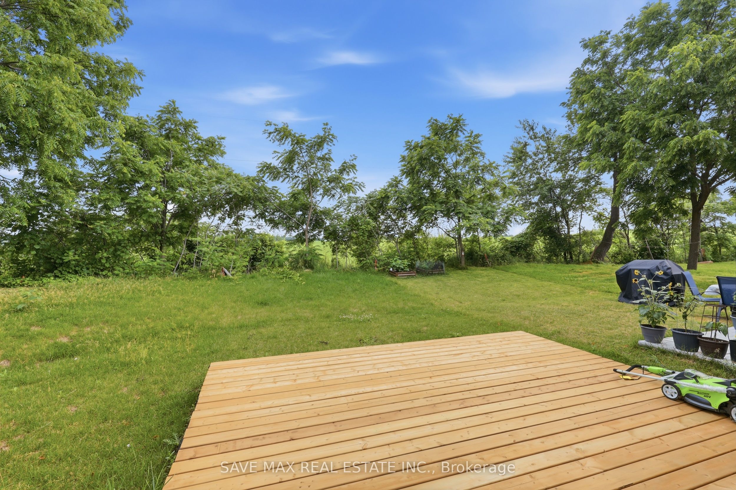 216 Broadacre Drive Property Photo 37
