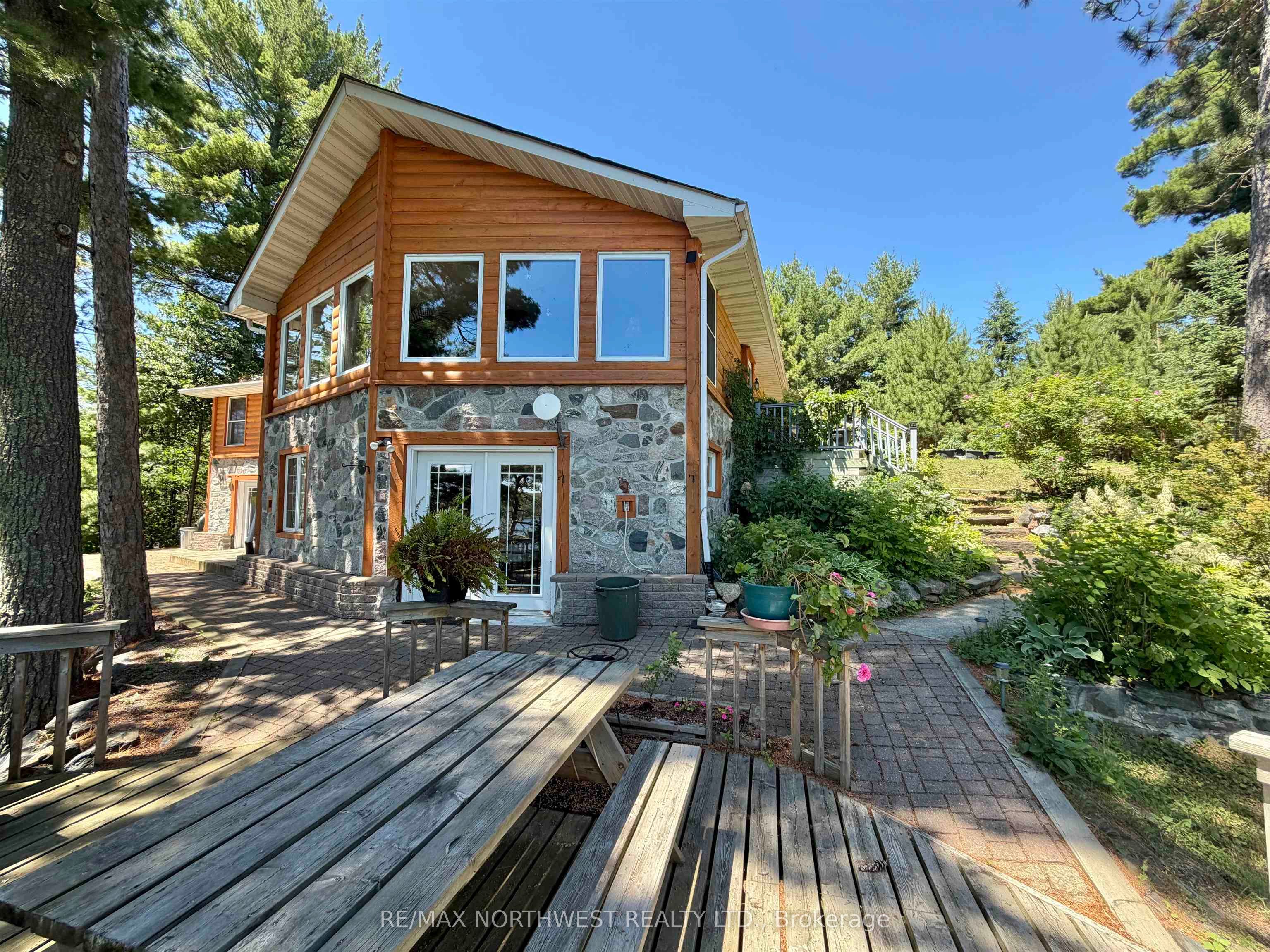 543a Reef Point Road Property Photo 1