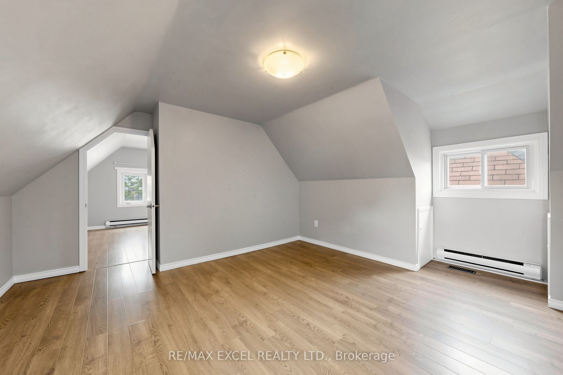 259 Victoria Avenue N Third Property Photo 8