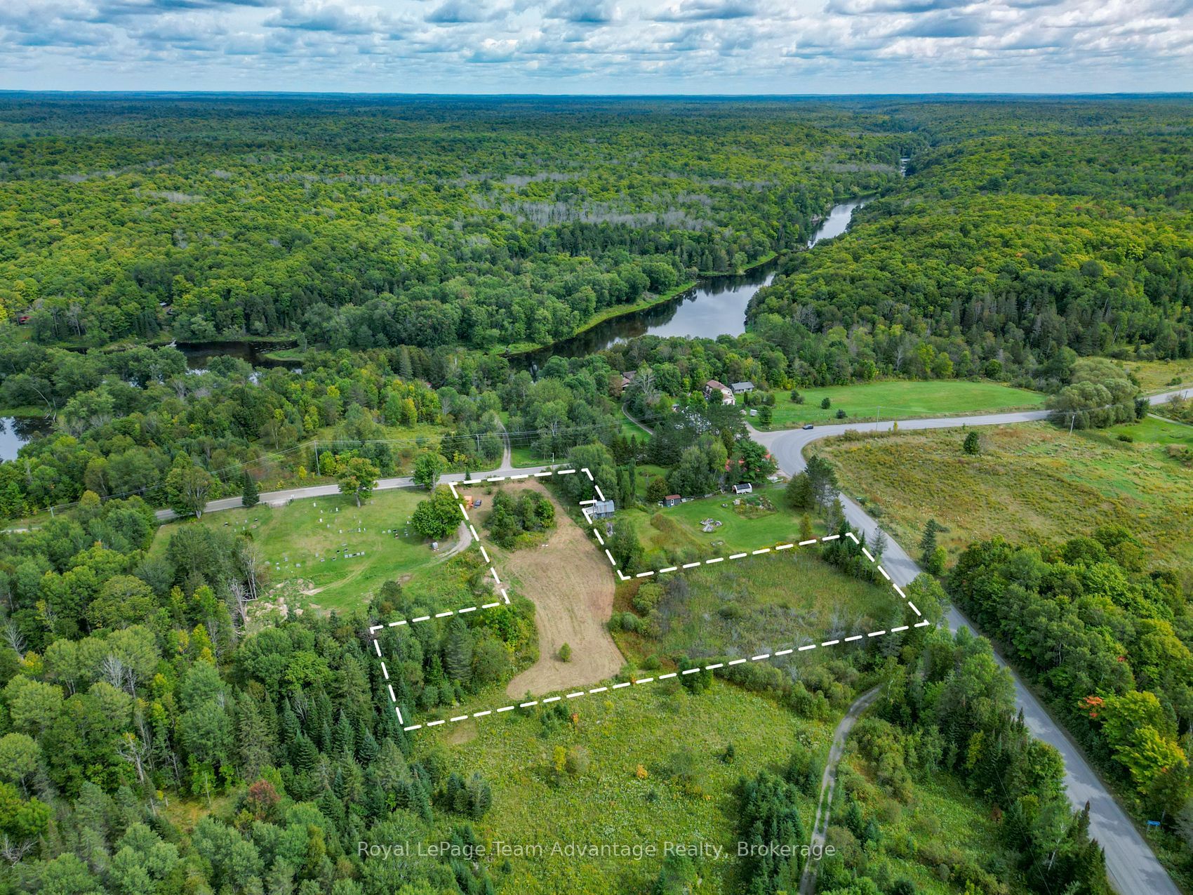 2 Maple Island Road Property Photo 5