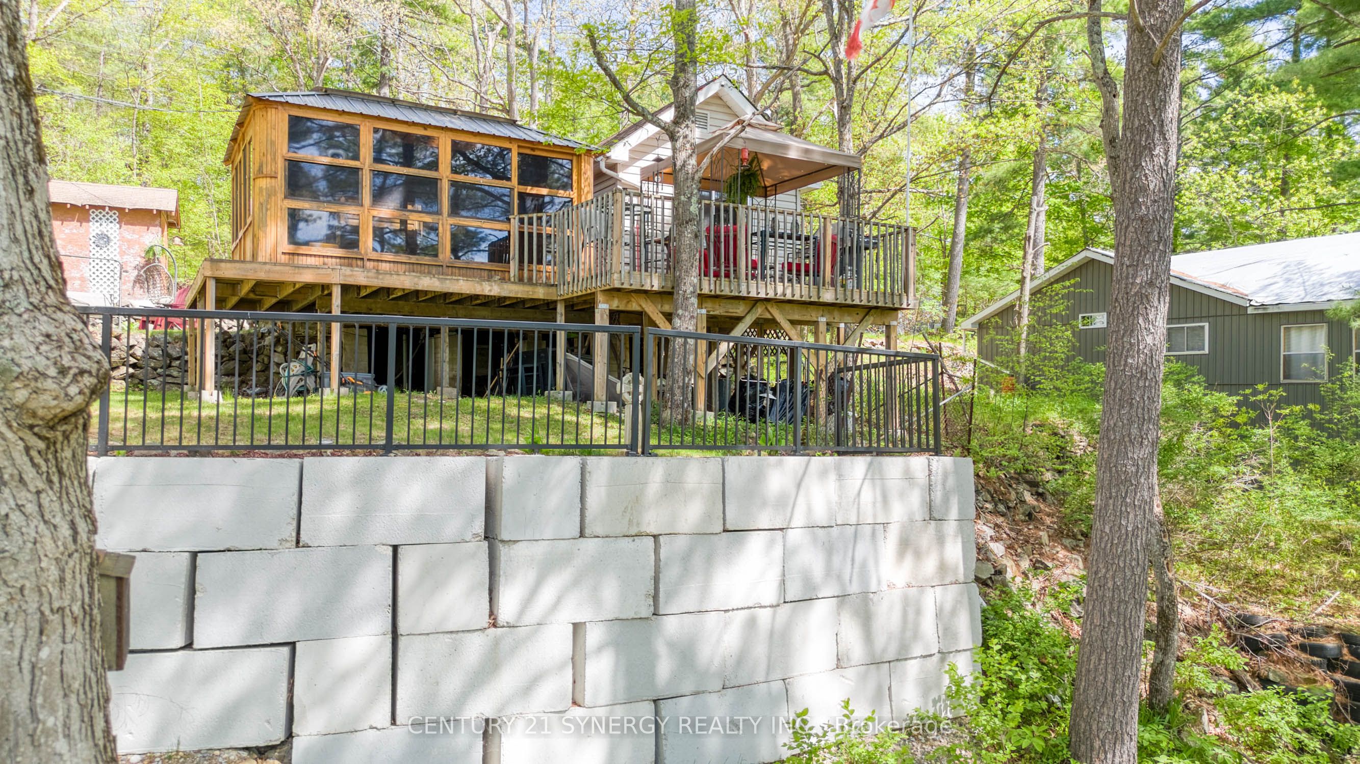 664 Raby Road Property Photo 1