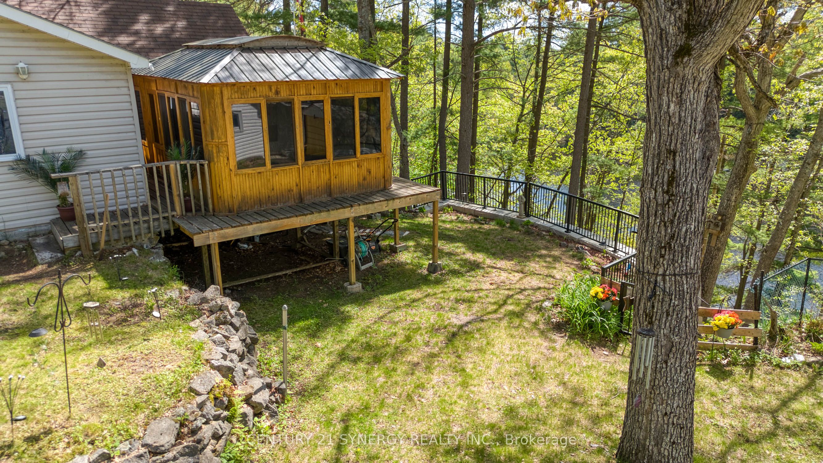 664 Raby Road Property Photo 14