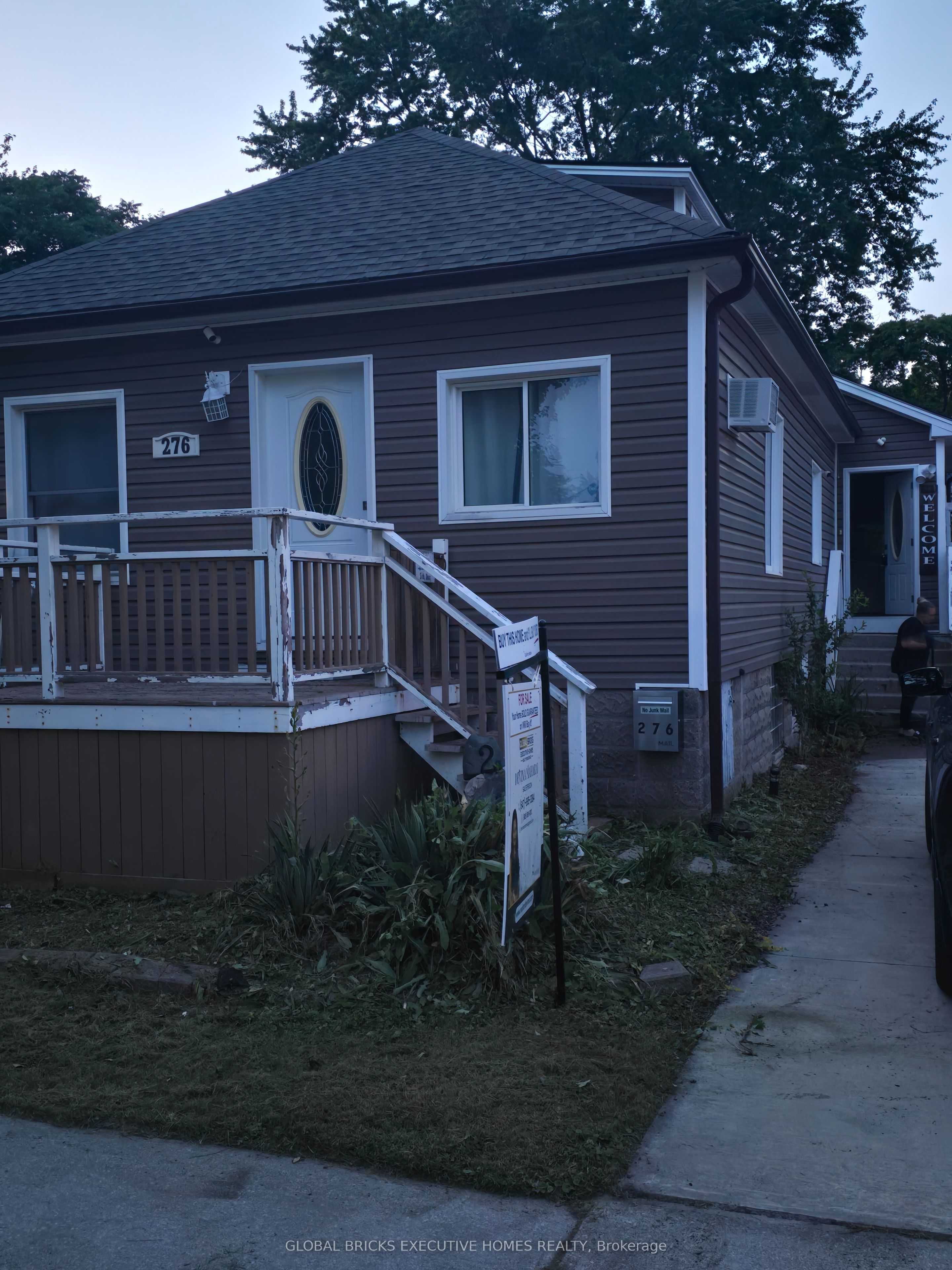 276 Cameron Street N Property Photo 1