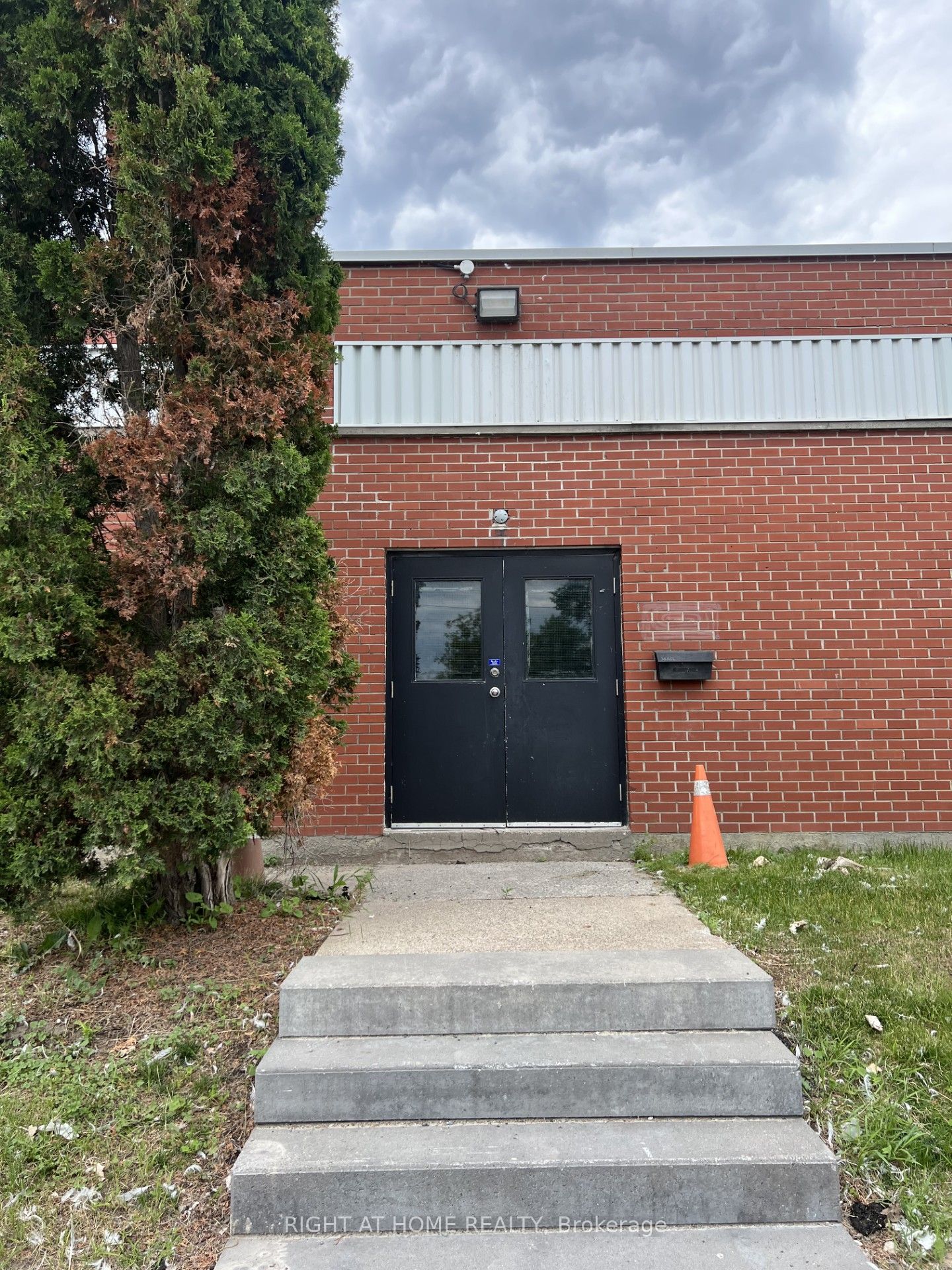 192 Hickson Avenue 1 Property Photo 2