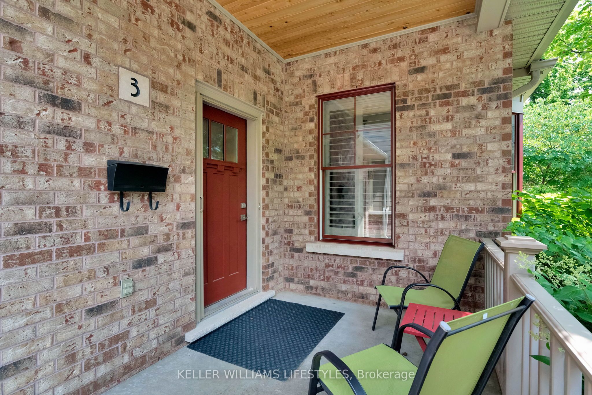 352 Ridout Street S 3 Property Photo 6
