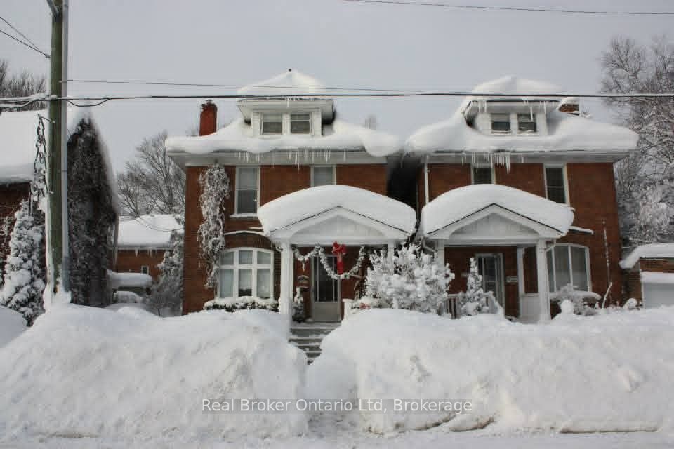 586 & 590 2nd Avenue E Property Photo 8