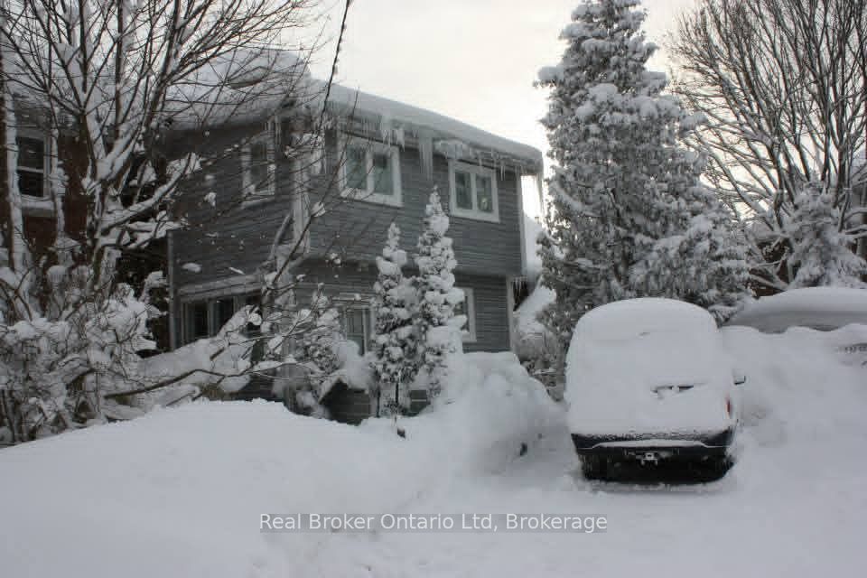 586 & 590 2nd Avenue E Property Photo 10
