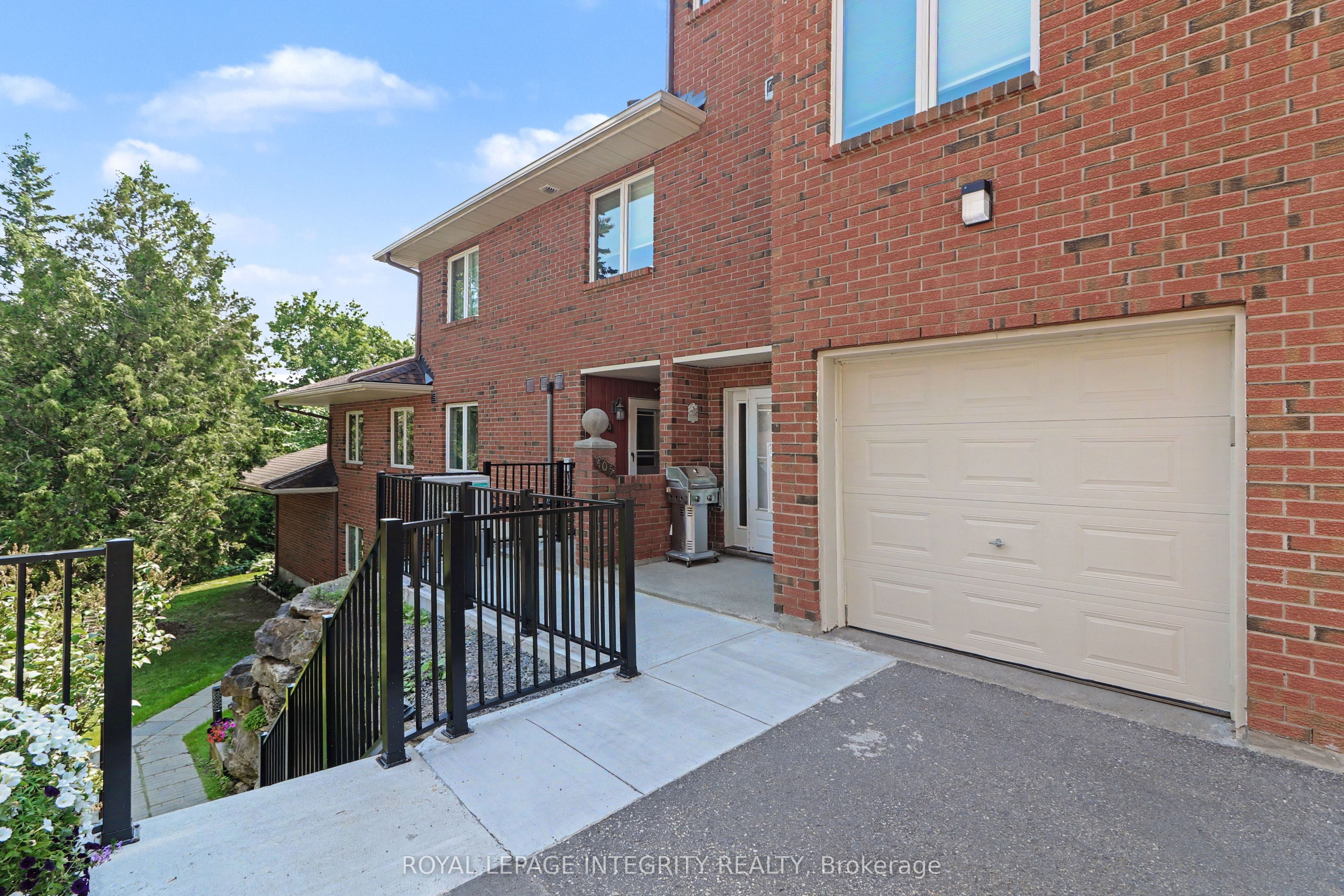403 Stratas Circuit 26 Property Photo 1