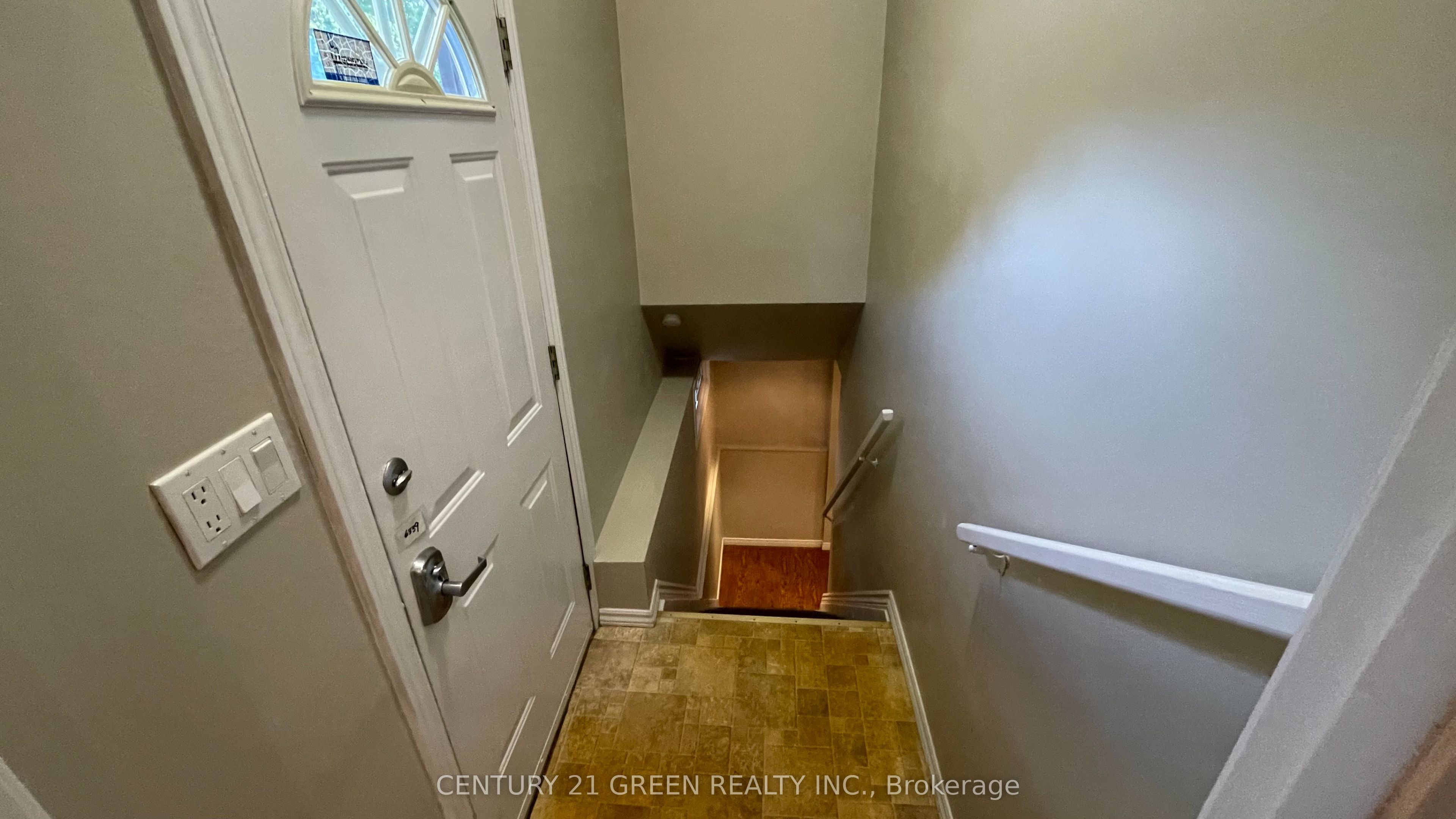 4 Wenlock Crescent Property Photo 18