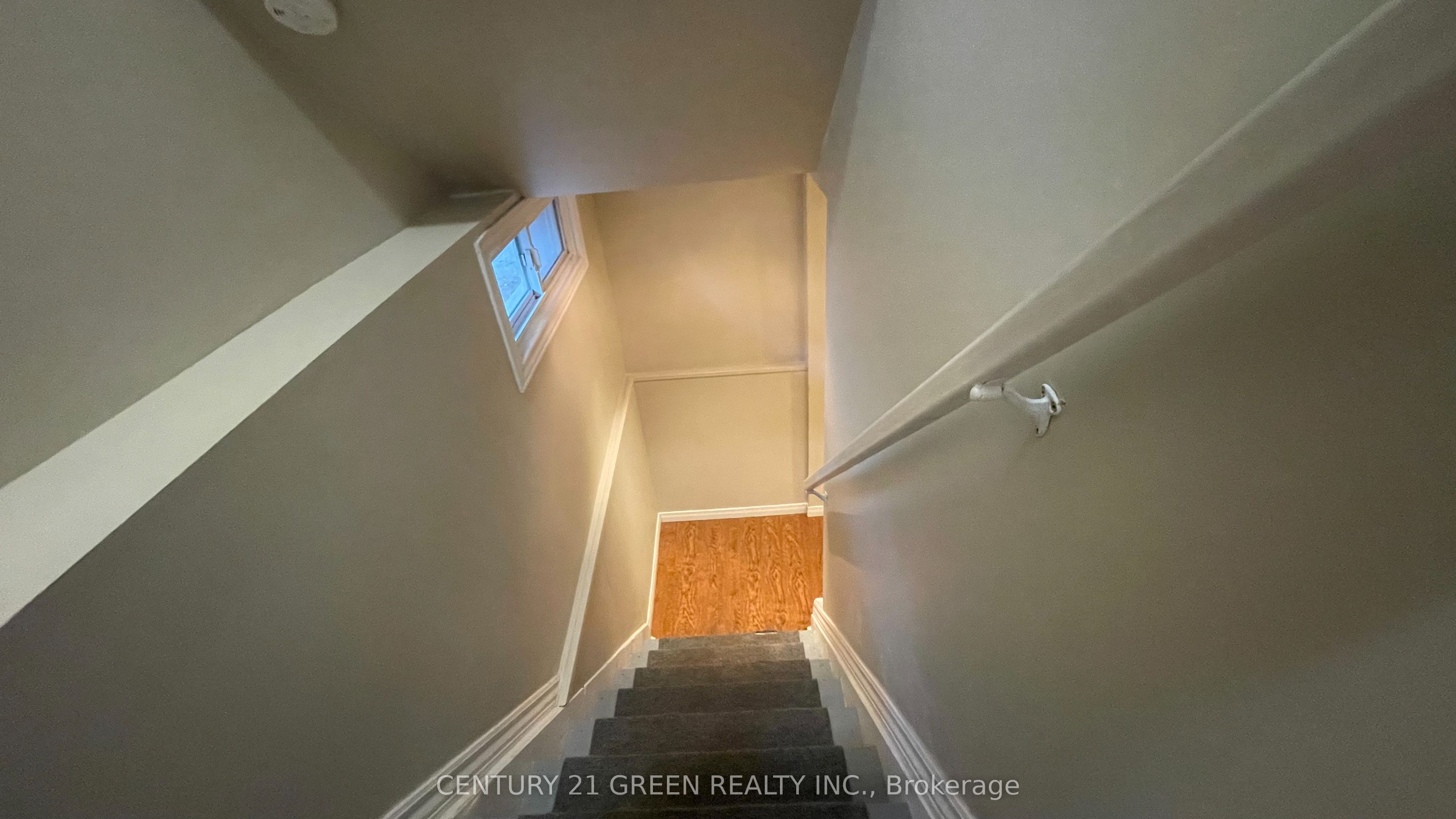 4 Wenlock Crescent Property Photo 20