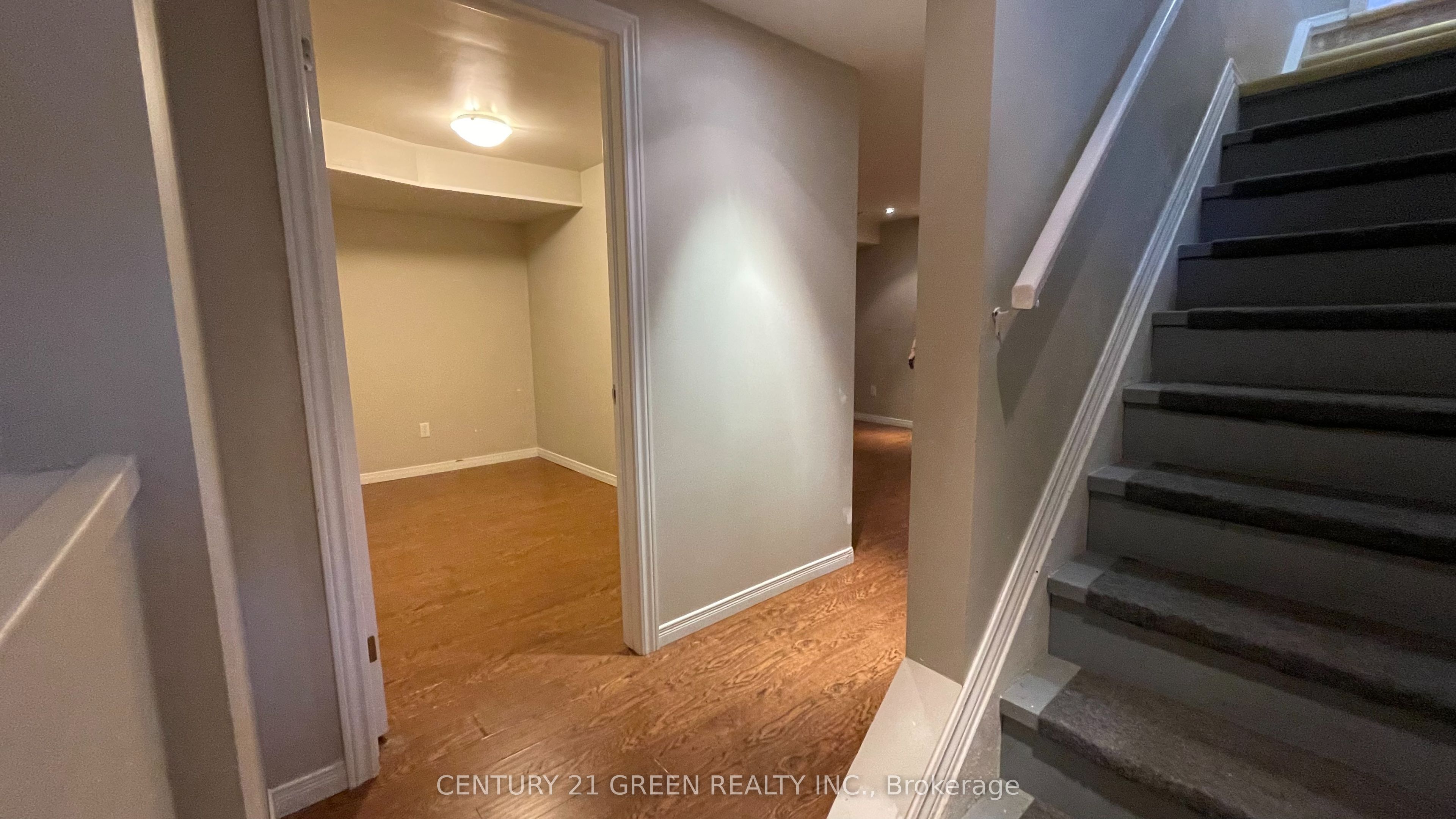 4 Wenlock Crescent Property Photo 21