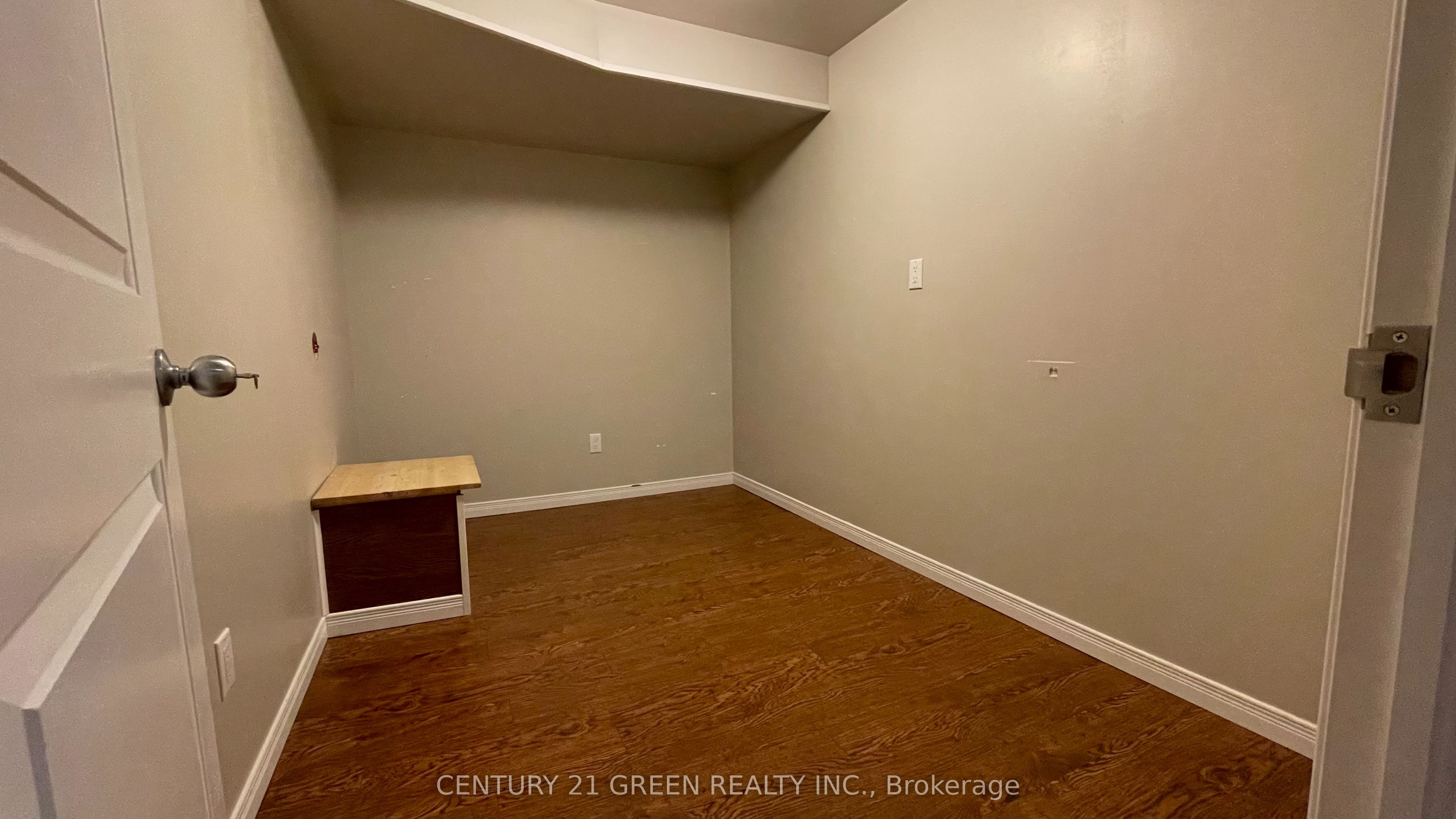 4 Wenlock Crescent Property Photo 22