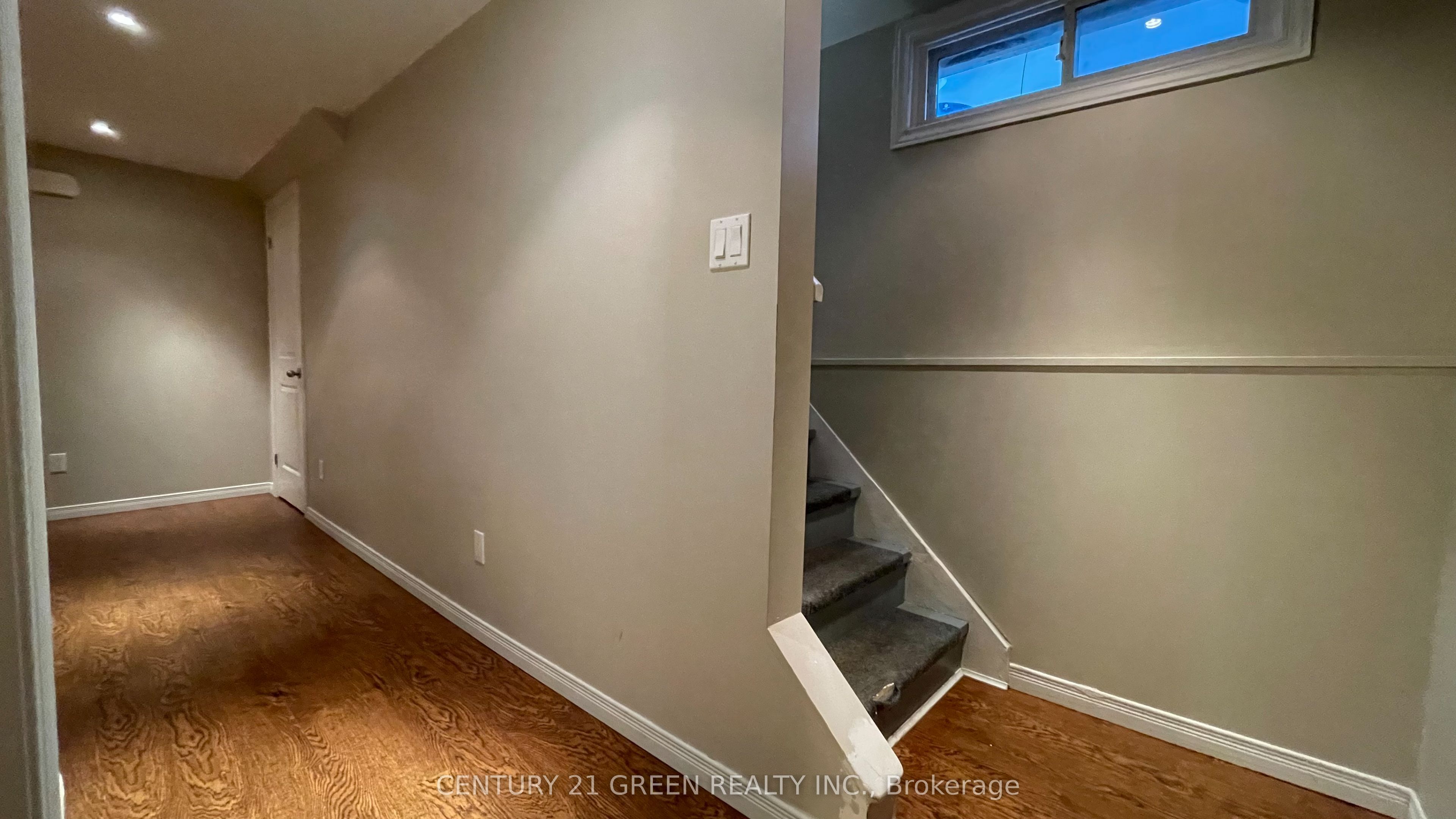 4 Wenlock Crescent Property Photo 23