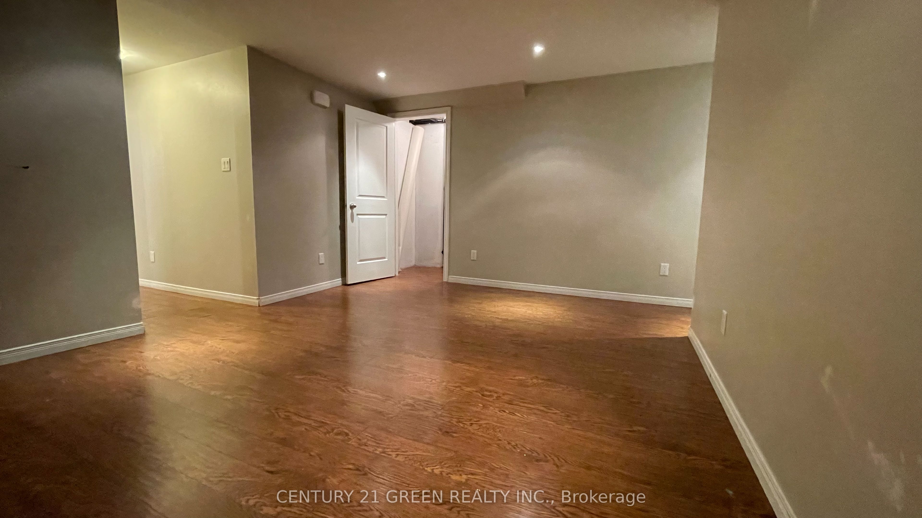 4 Wenlock Crescent Property Photo 26