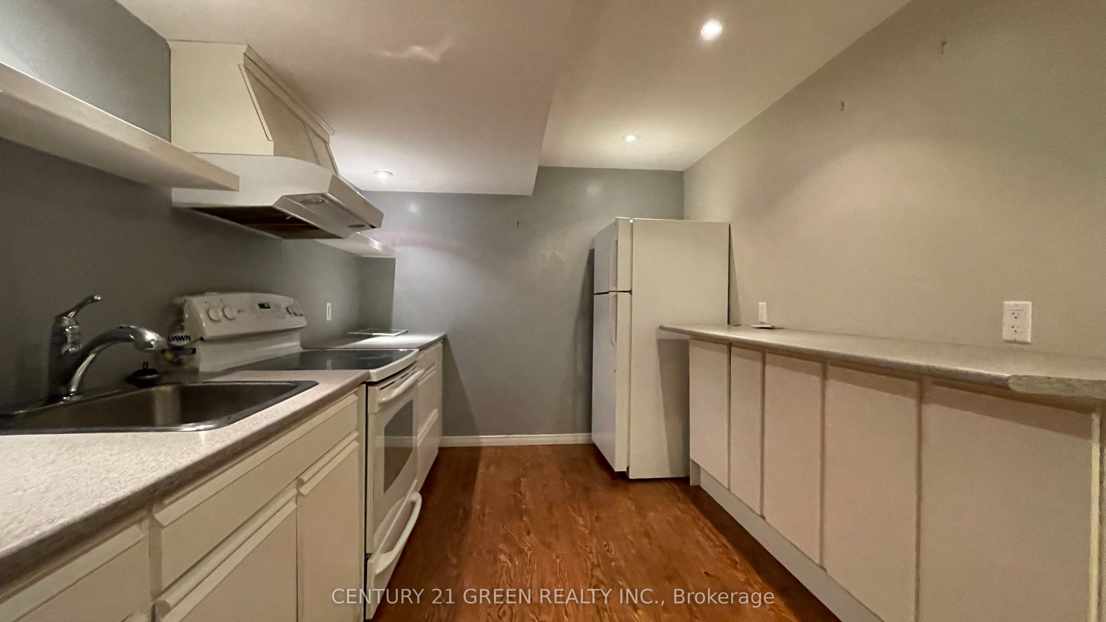 4 Wenlock Crescent Property Photo 32