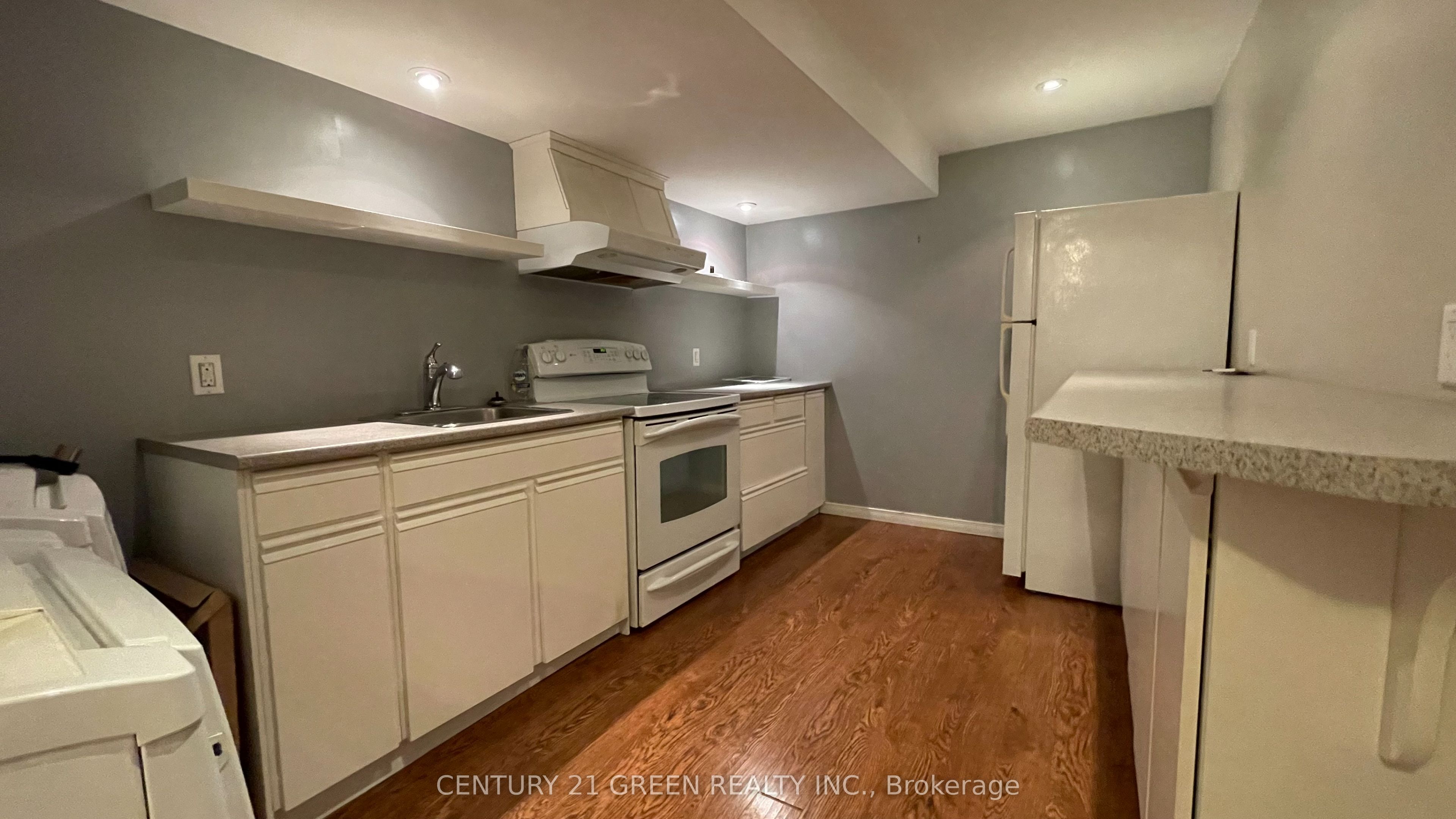 4 Wenlock Crescent Property Photo 33
