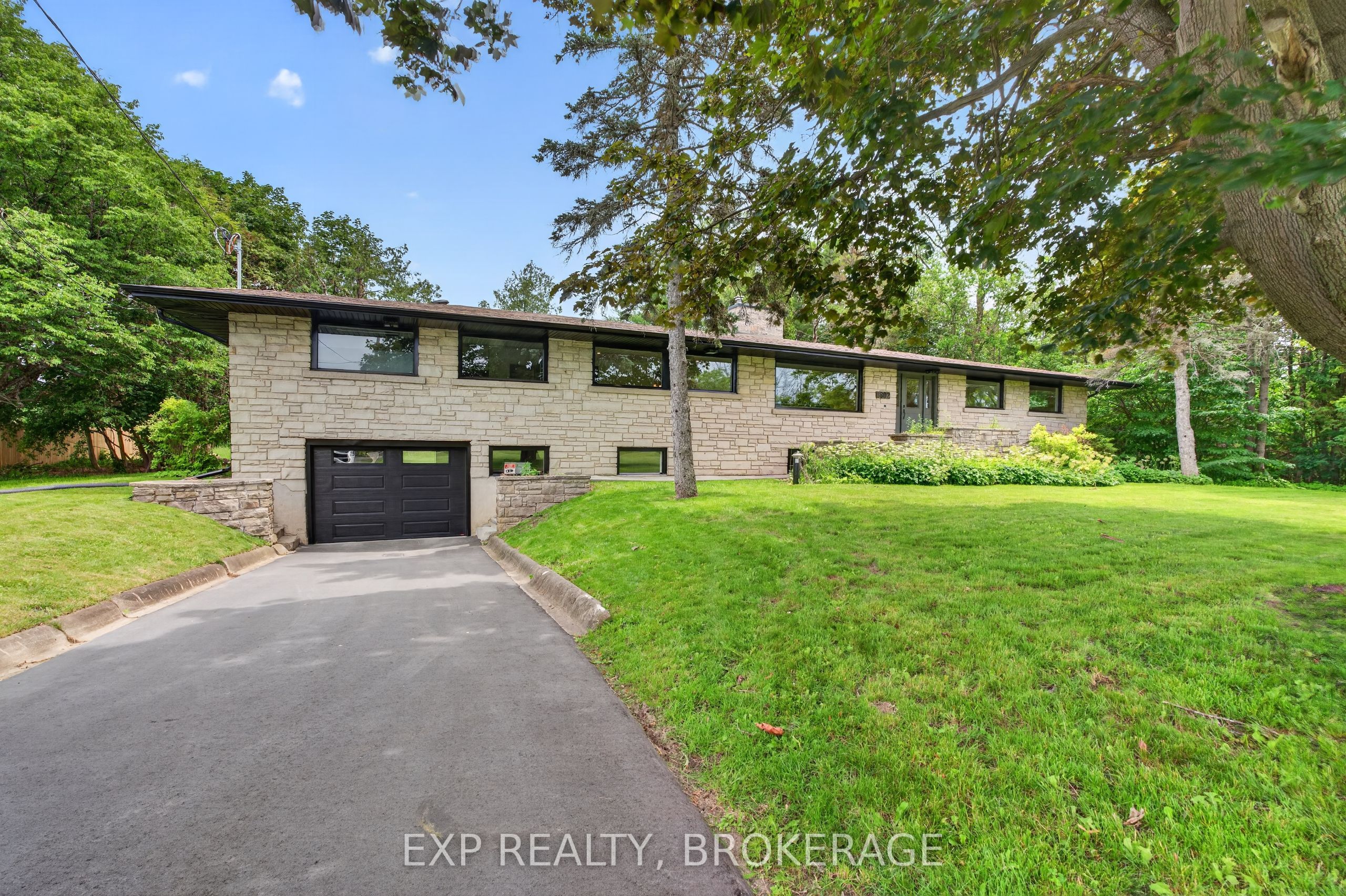 1802 Sydenham Road Property Photo 1