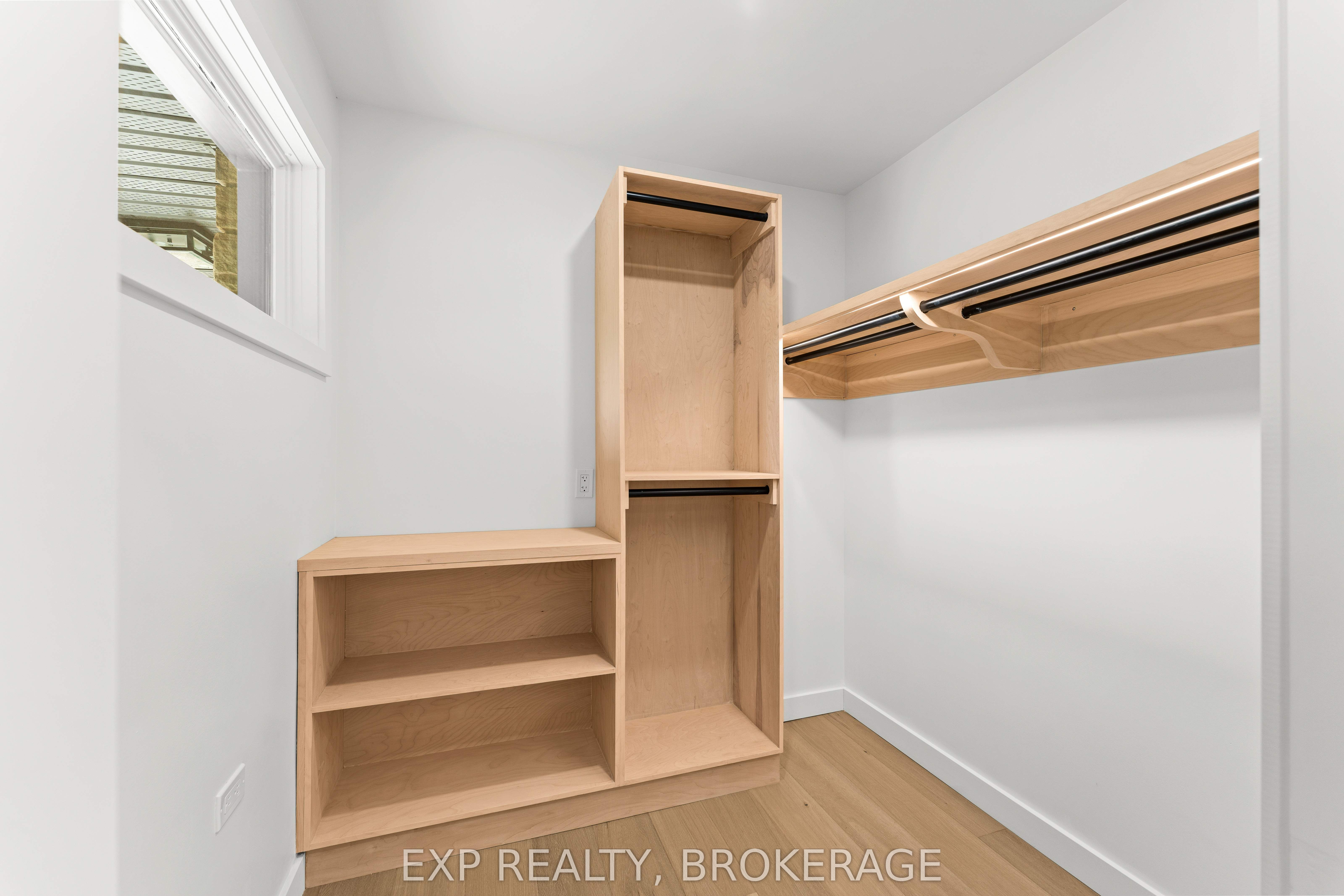 1802 Sydenham Road Property Photo 20