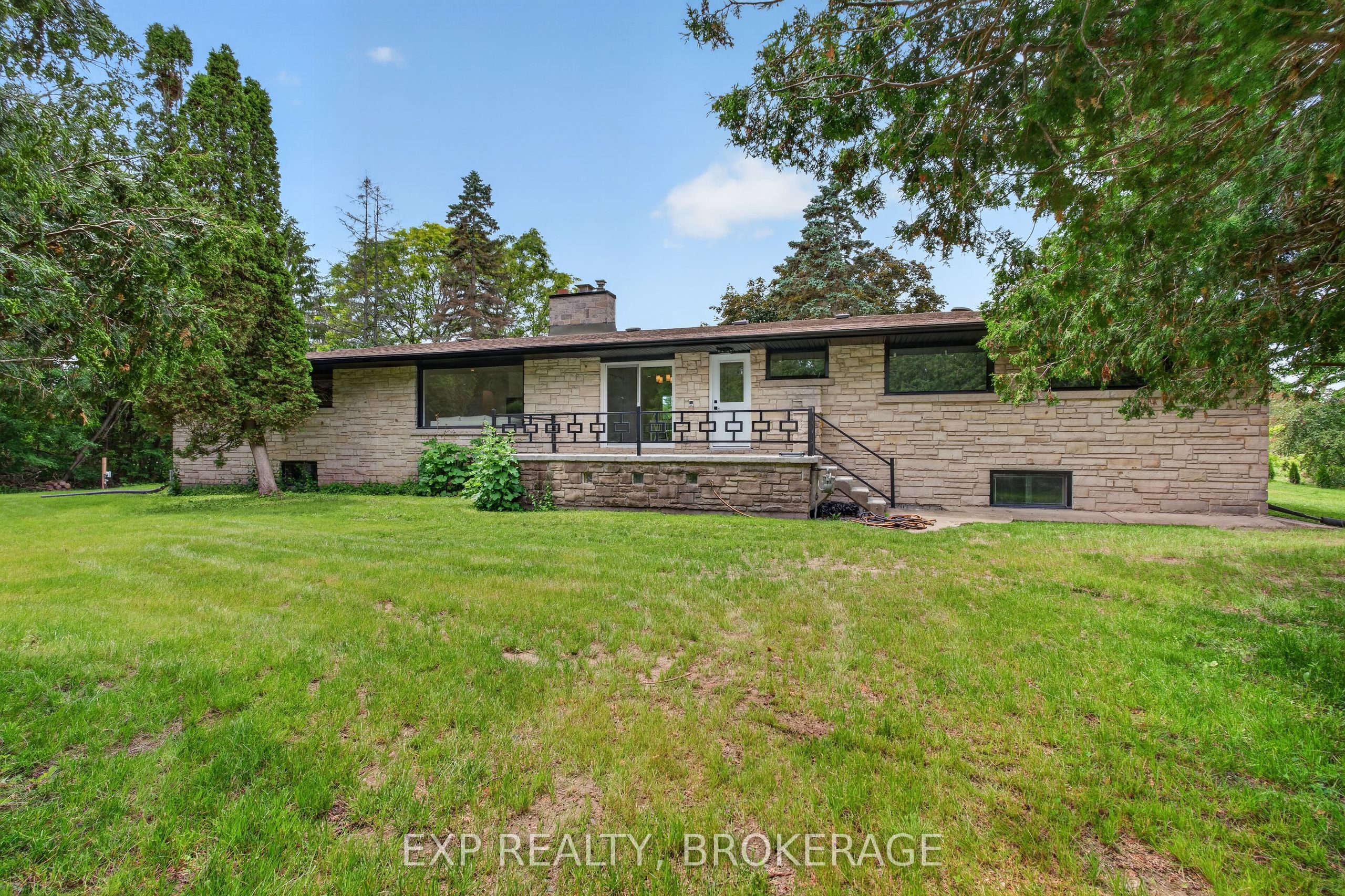 1802 Sydenham Road Property Photo 35