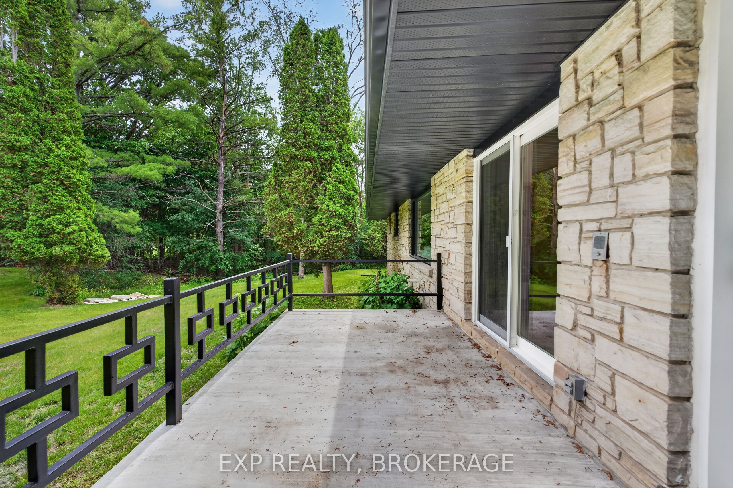 1802 Sydenham Road Property Photo 36