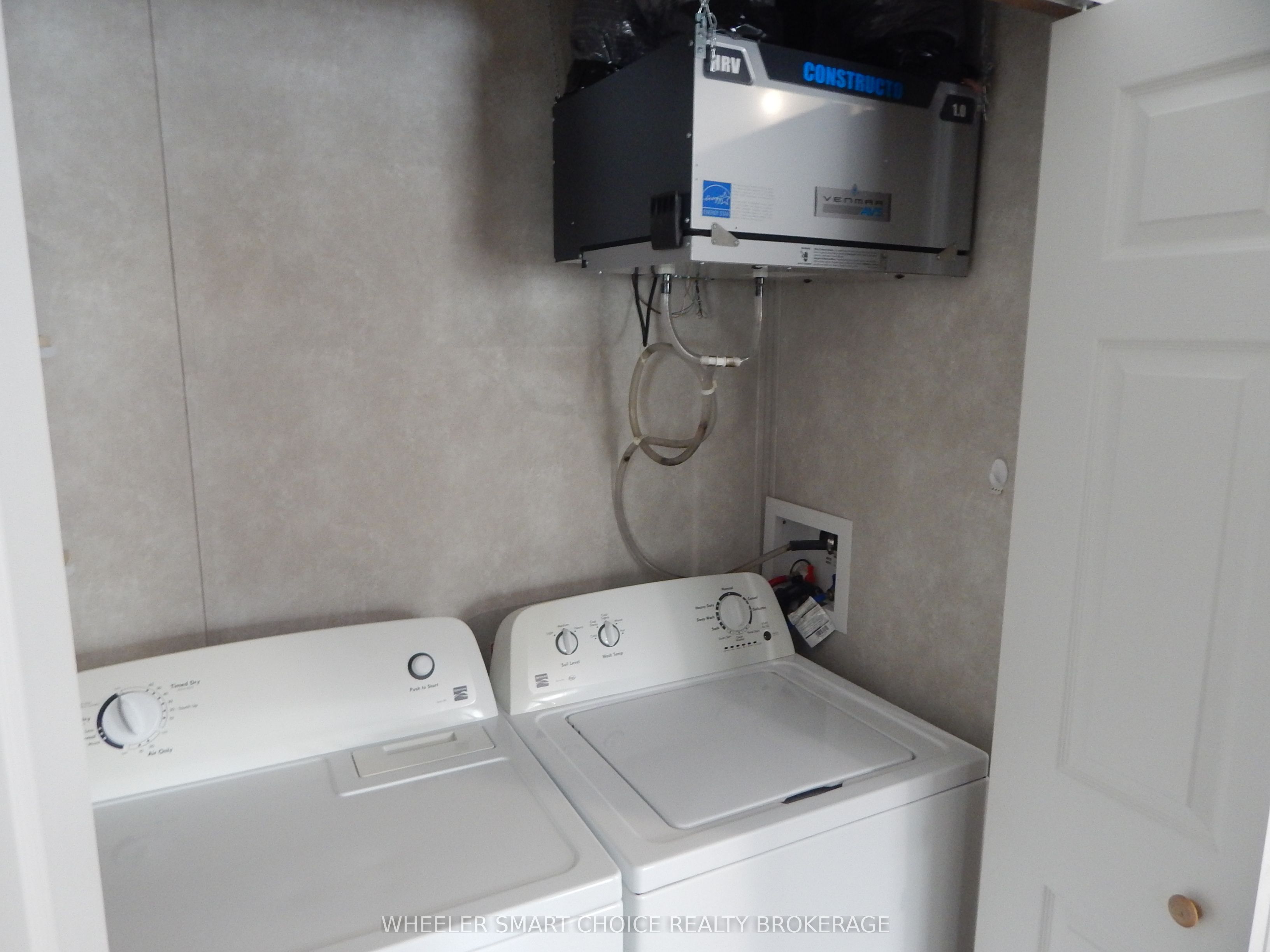 2729 Crows Nest Road E Property Photo 10