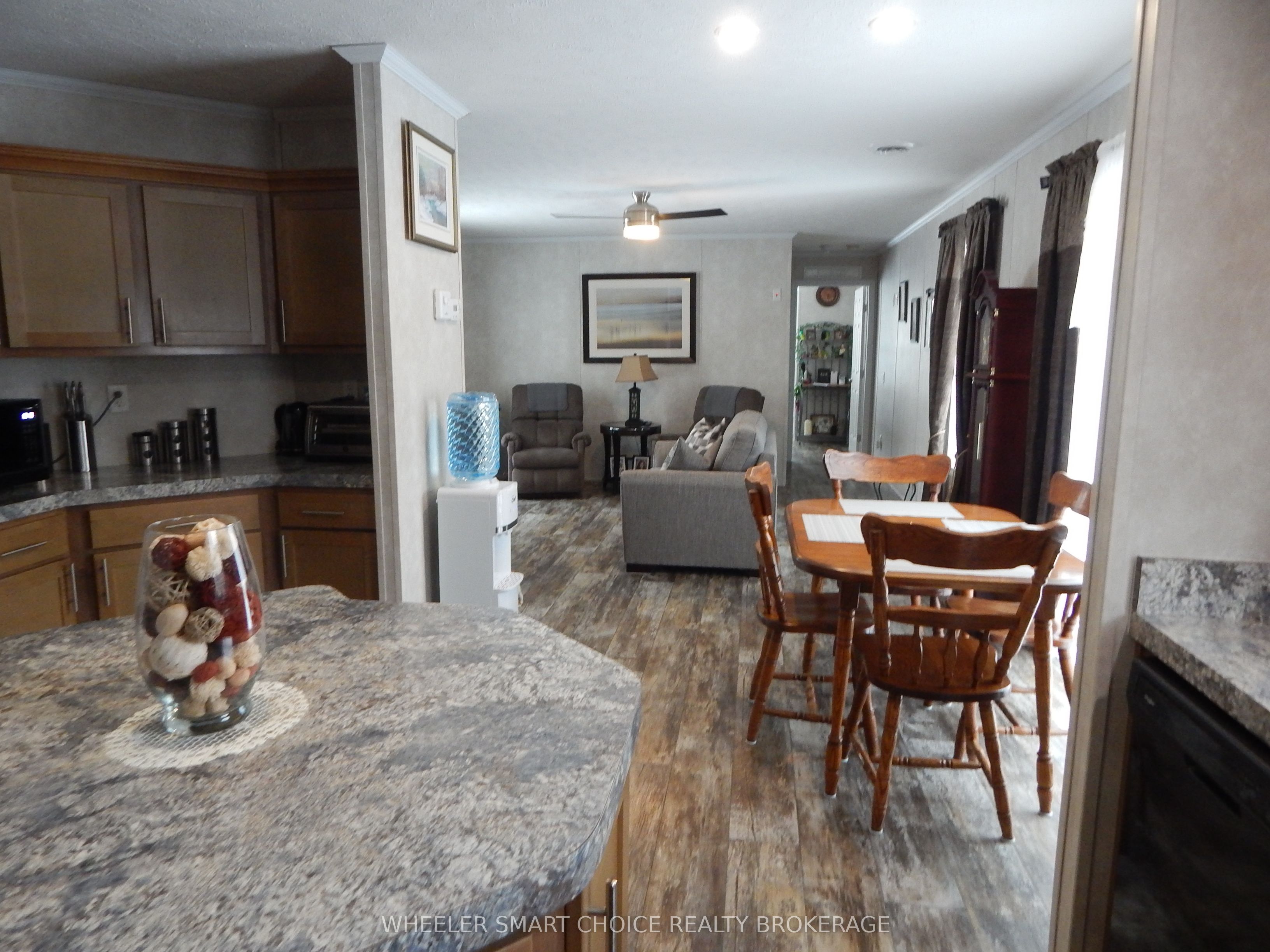 2729 Crows Nest Road E Property Photo 12