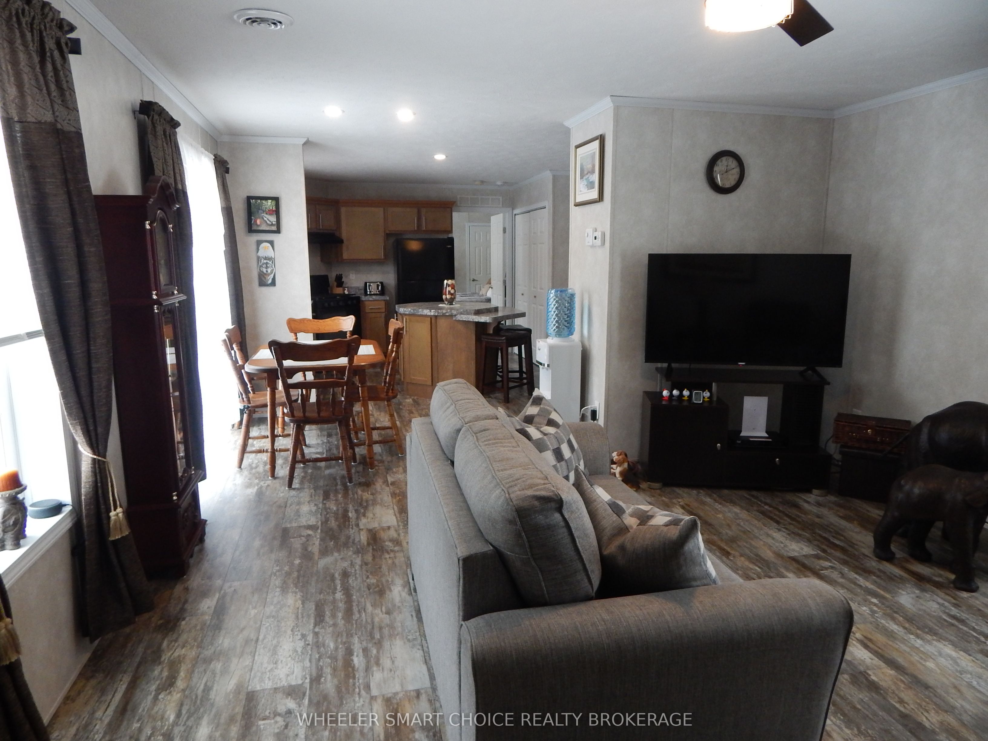 2729 Crows Nest Road E Property Photo 17