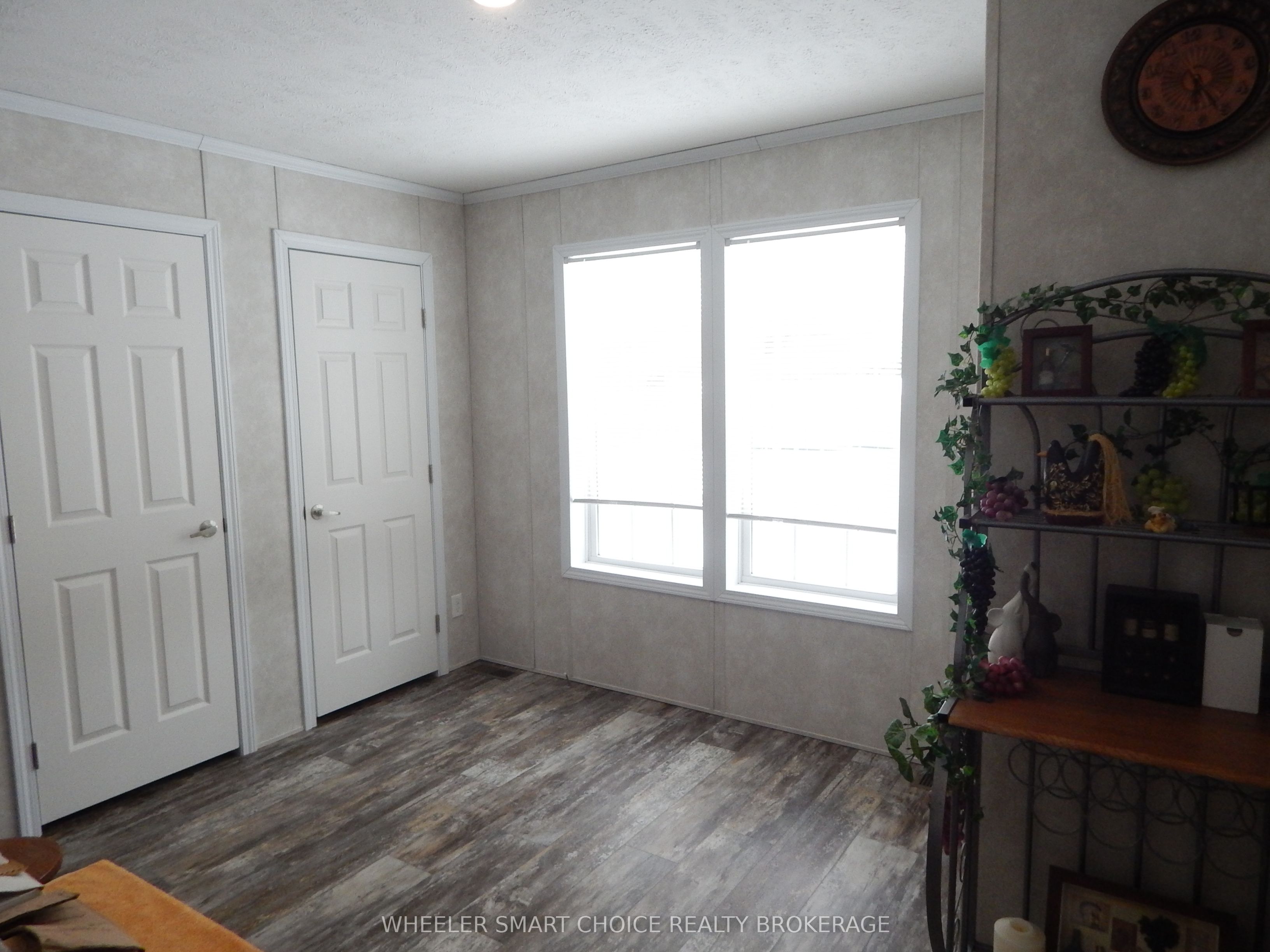 2729 Crows Nest Road E Property Photo 19