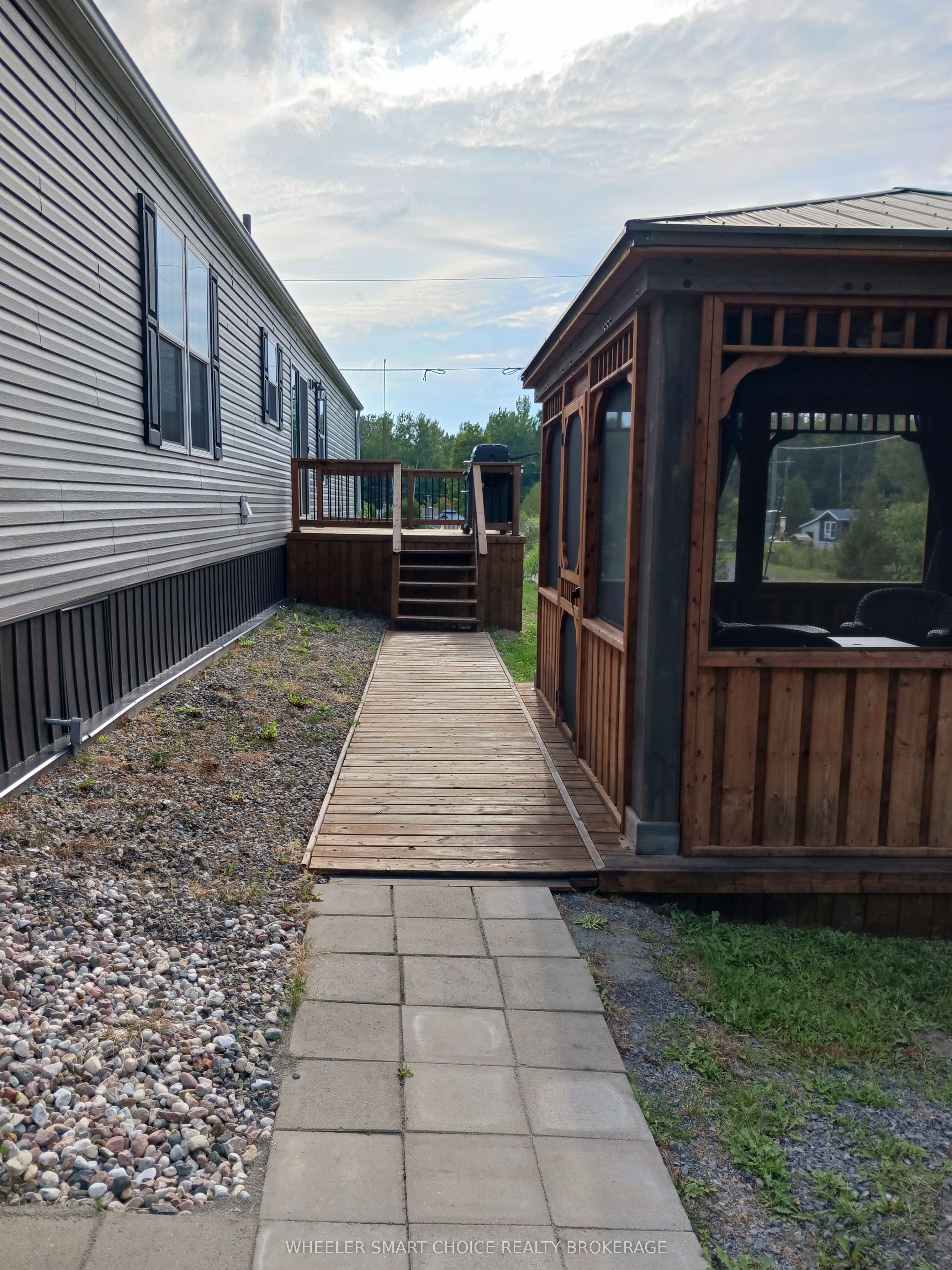 2729 Crows Nest Road E Property Photo 37