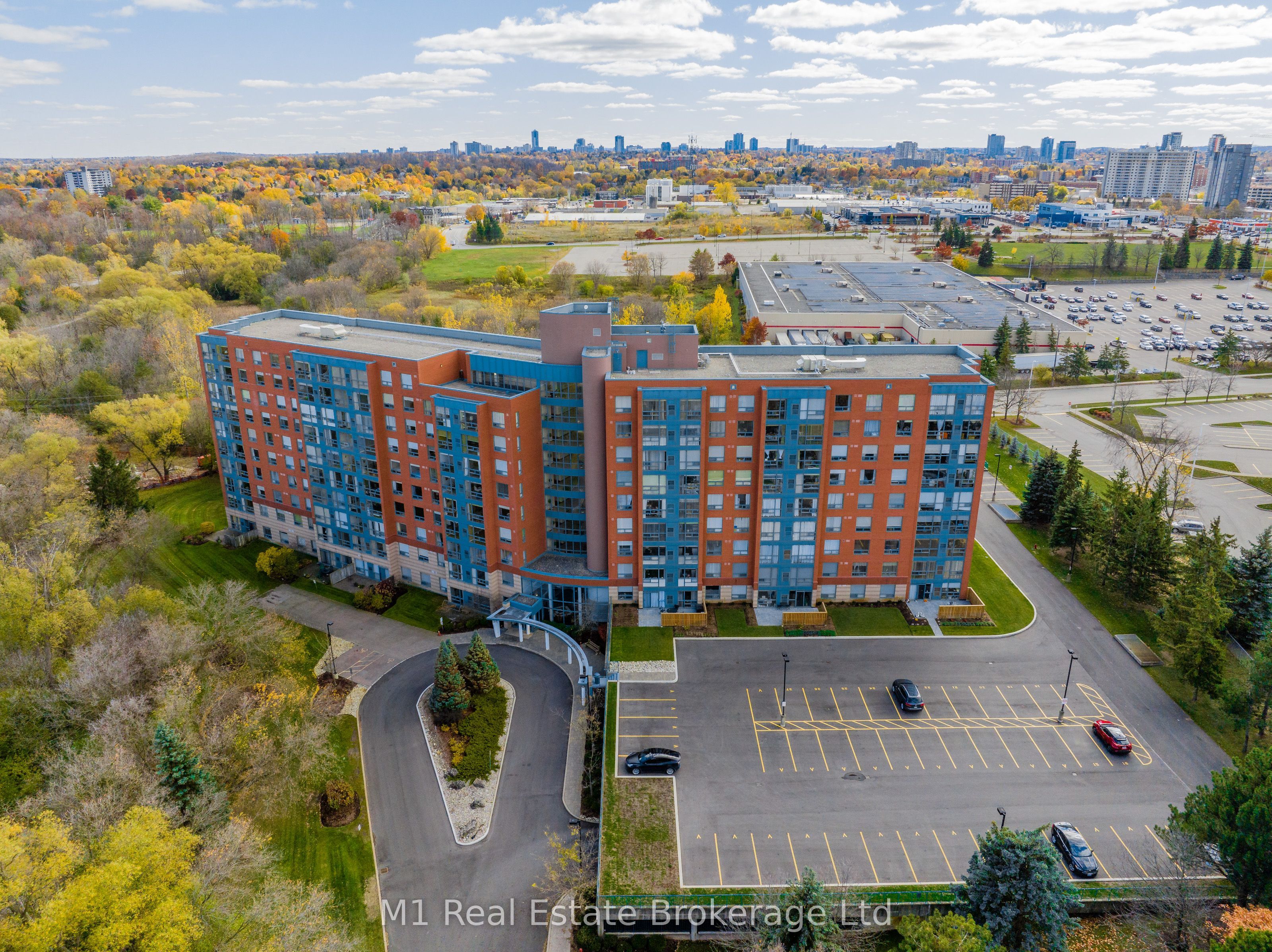 55 Blue Springs Drive Ph2 Property Photo 2
