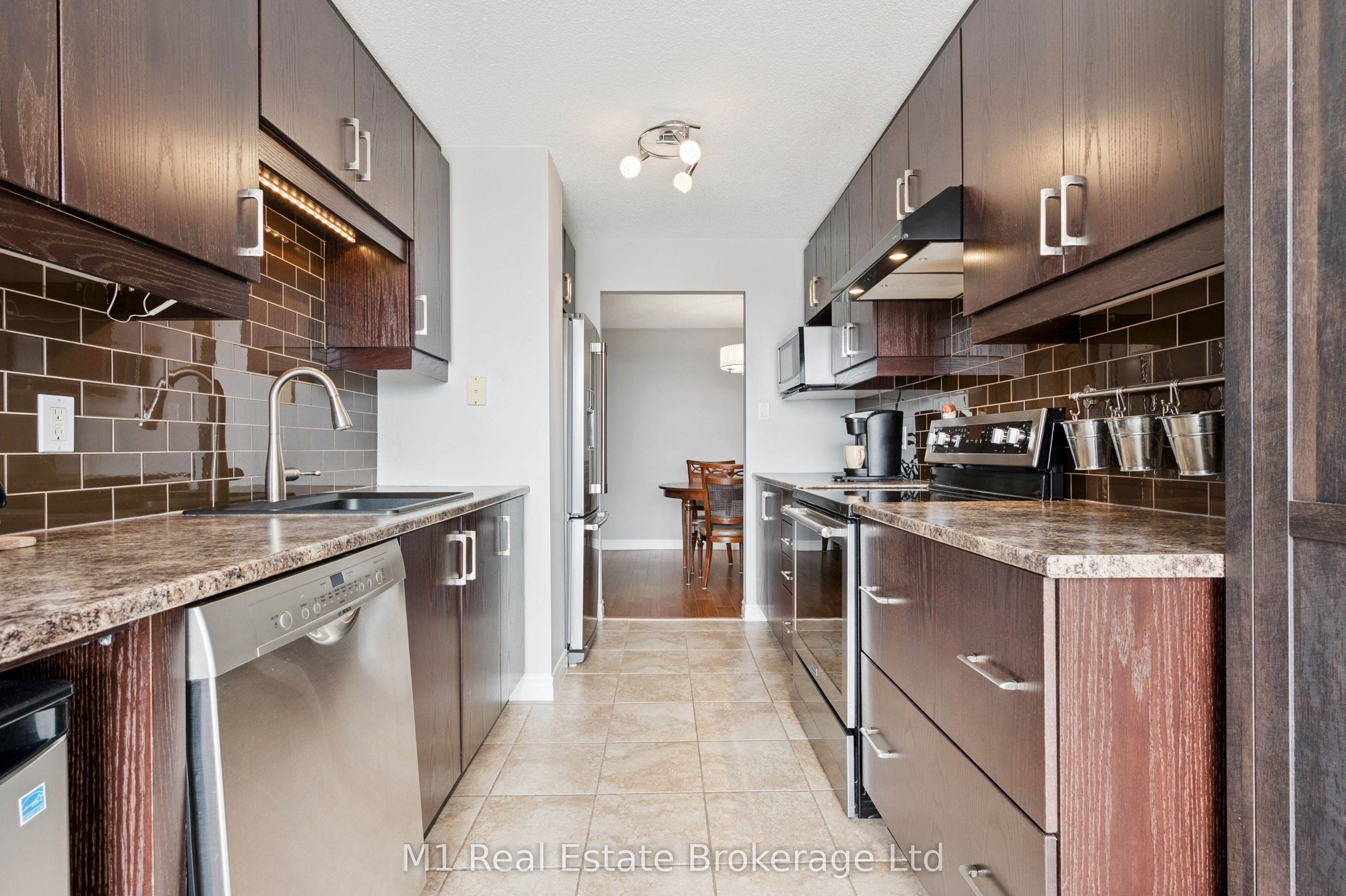 55 Blue Springs Drive Ph2 Property Photo 16